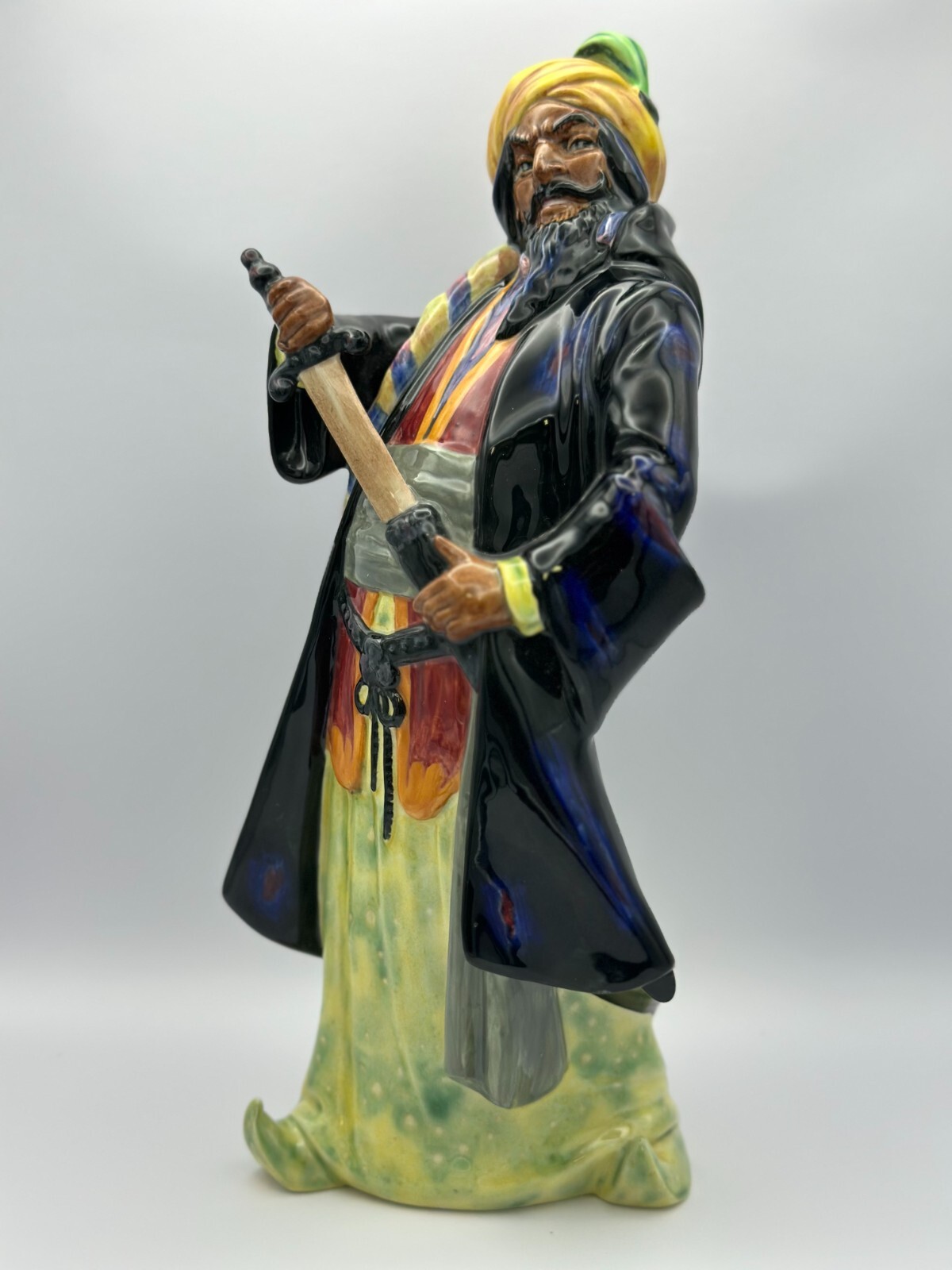 Royal Doulton Figurine Blue Beard HN 2105, L. Harradine design, Copr. 1952