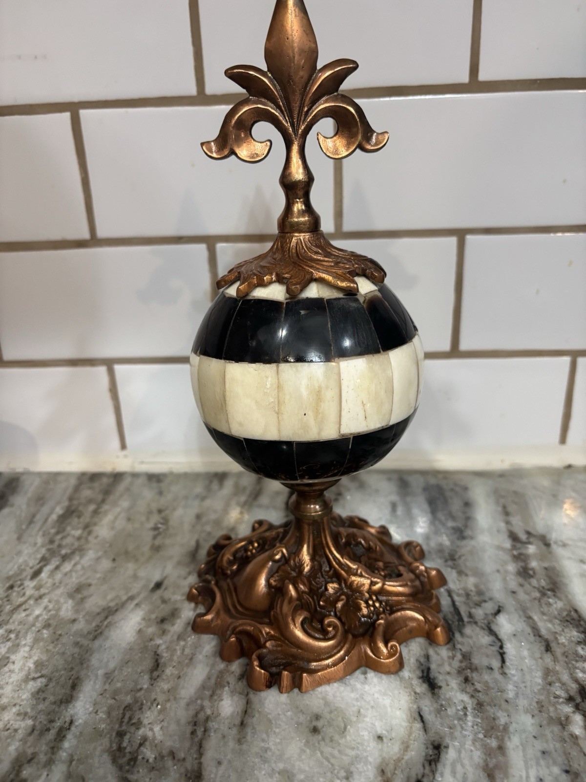 Vintage Beautiful Black & White (Bronze) Mantle Piece Made in India – Preowned