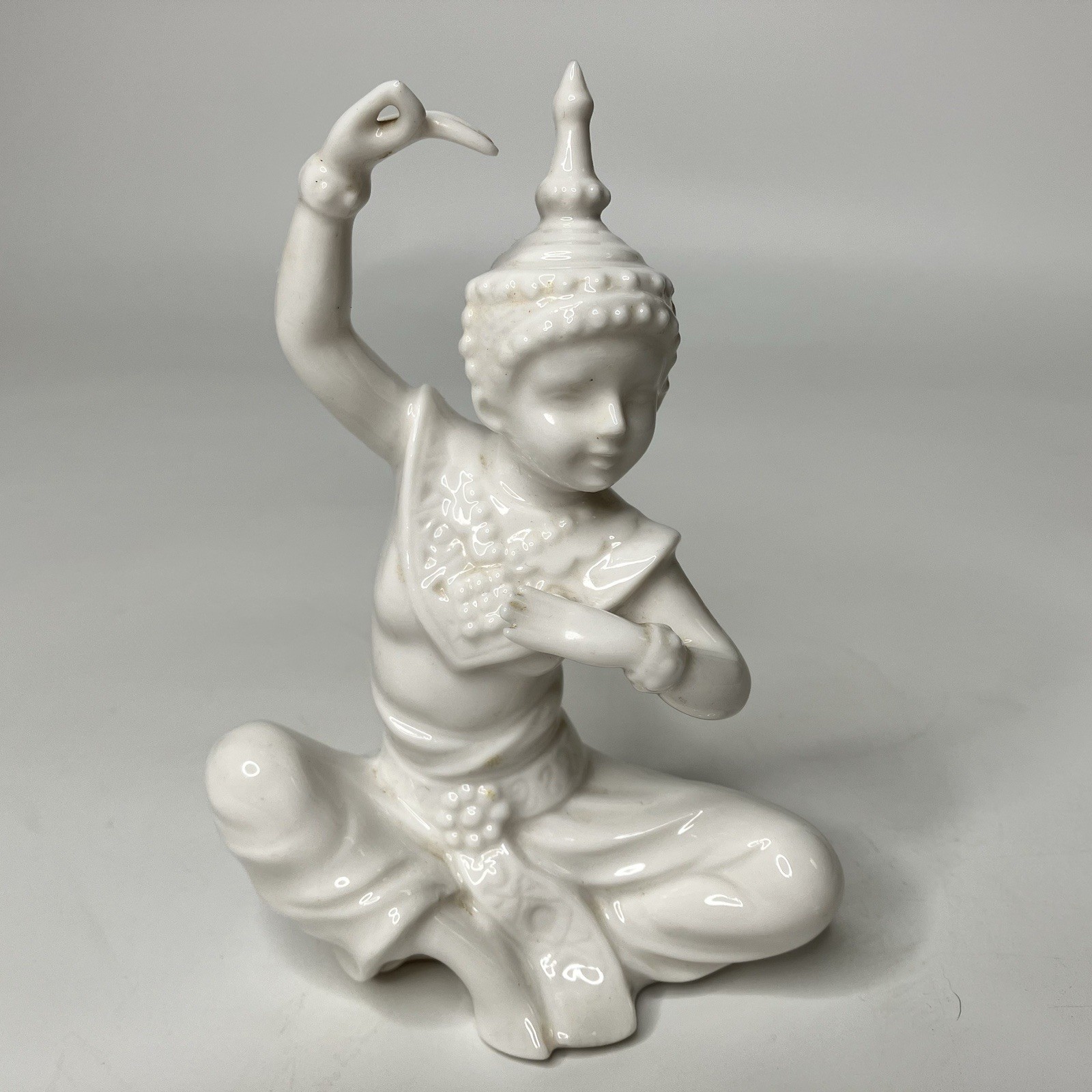 Vtg Ardalt Lenwile Japan Ceramic Thai Dancer Figure #6847 White 5″ x 3 1/2″ Tag