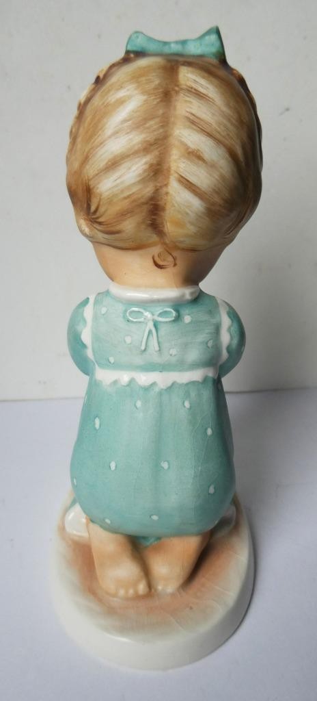 VTG Goebel Hummel Figurine “A Child’s Prayer” W. Germany 5.5″ Tall Girl Praying
