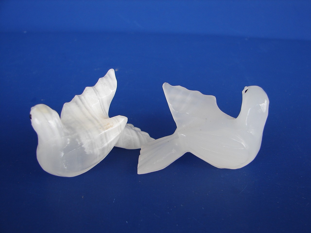 Vintage Set of 2 Birds Doves of Carved White Stone Quartz Figurines