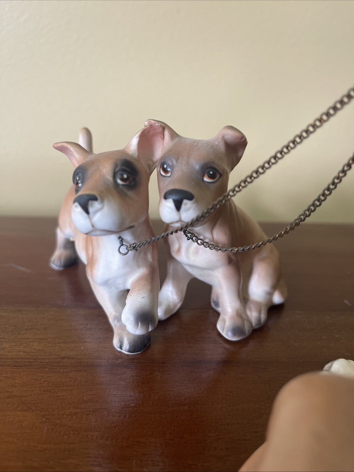 Vintage Lipper & Mann 6 1/4″ Dogs Pit Bull / Boxer Mom & Her Puppies w/ Chains
