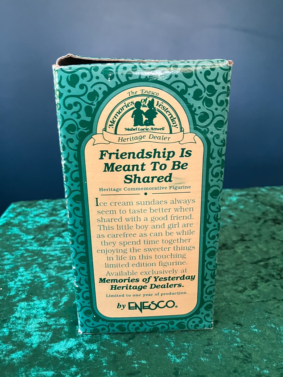 Memories of Yesterday: Friendship is Meant to Be Shared #602922 w/ Box 1994