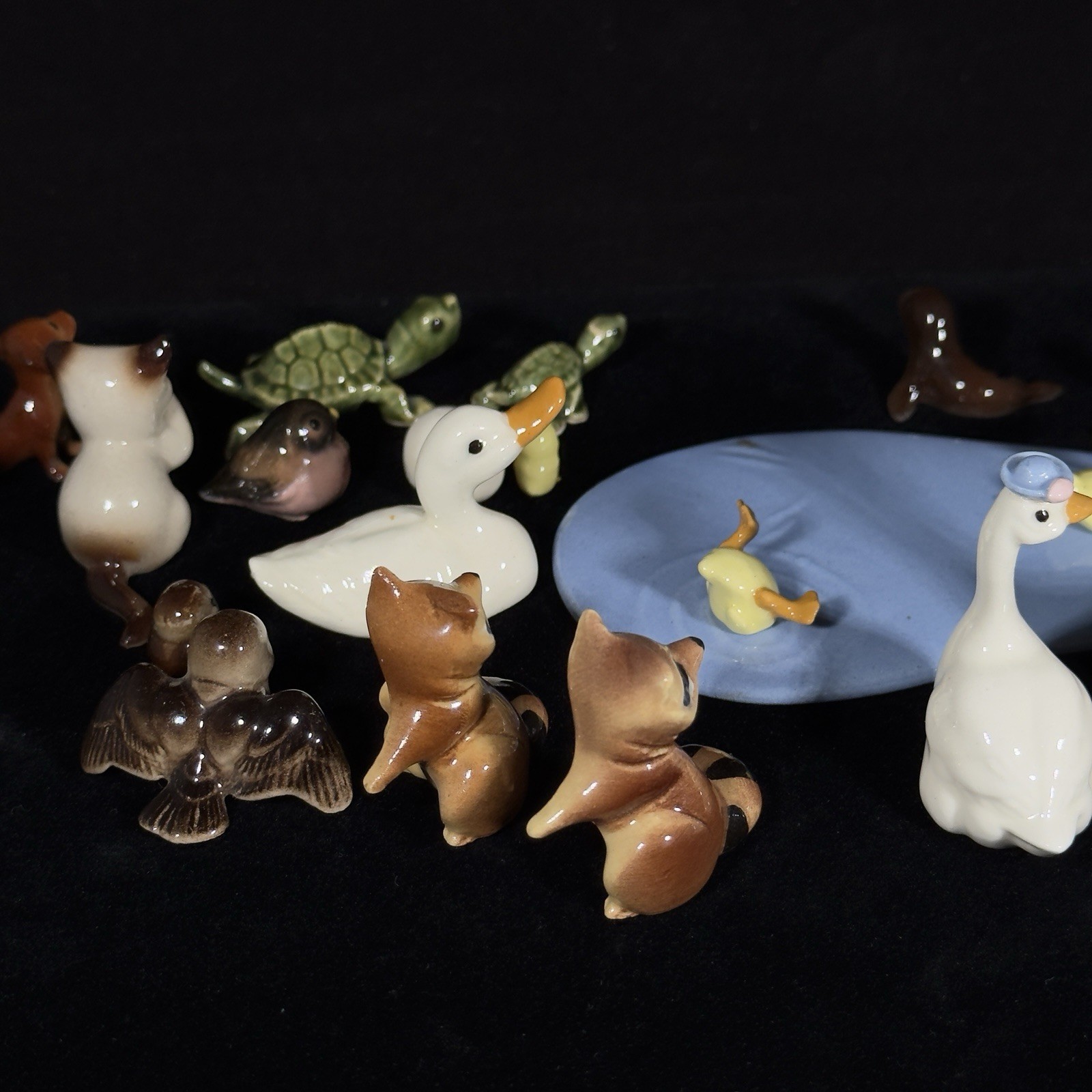 Lot Of 28 Vintage Hagen-Renaker Miniature Figurines Mixed Animals Pond Scene HR