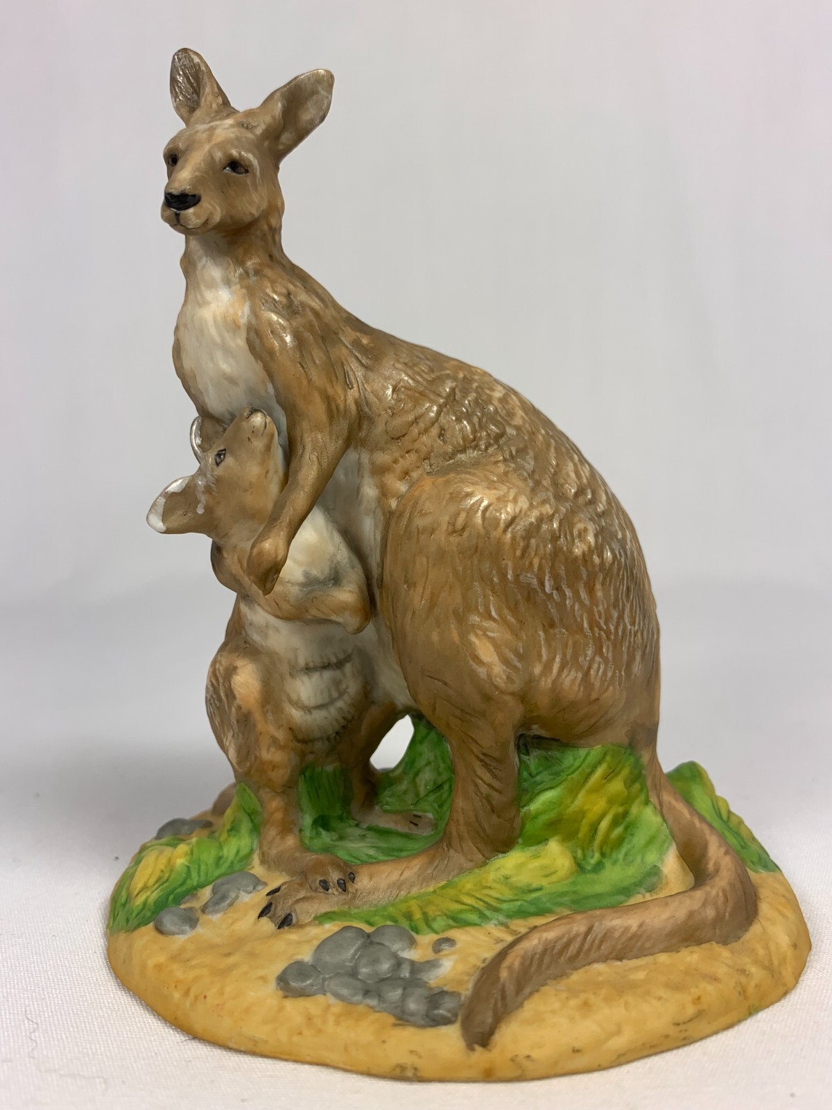 Franklin Mint TASMANIAN FORESTER KANGAROO Porcelain Figurine 1989