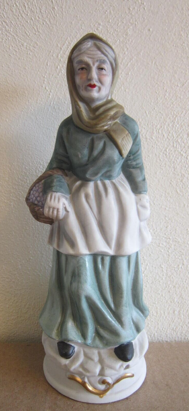 Vintage Homco Old Woman Grandma Picking Grapes Figurine 10″ Tall x 3″ Wide