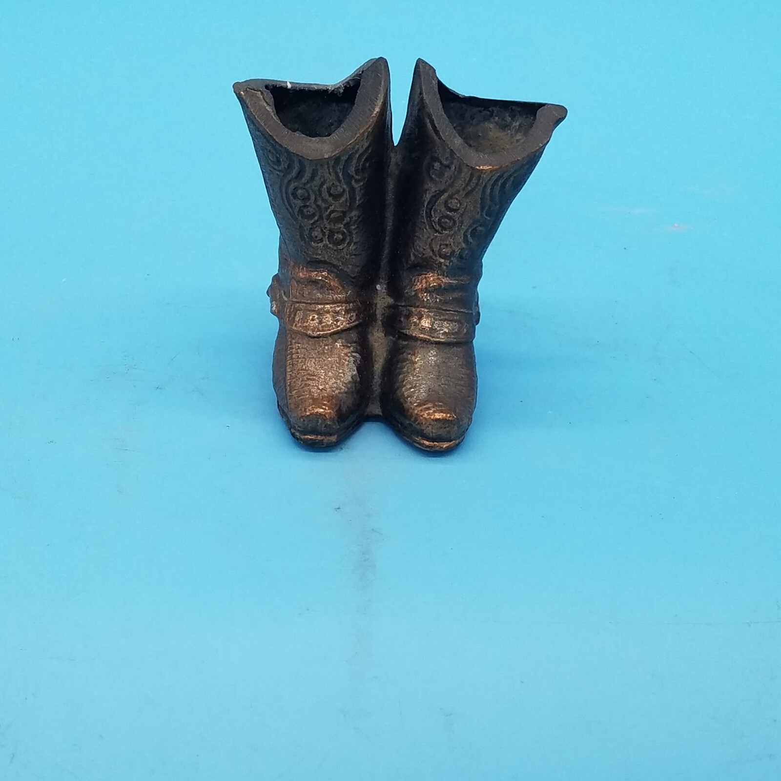 SOUVENIR VINTAGE BRONZE/BRASS COWBOY BOOTS MINI 2.5″ x 2″ x 2′ M-426
