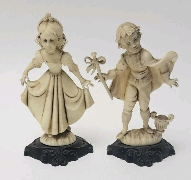 Vintage Plastic Italian Figured Boy & Girl Made In Italy 5 1/2 in Figurines