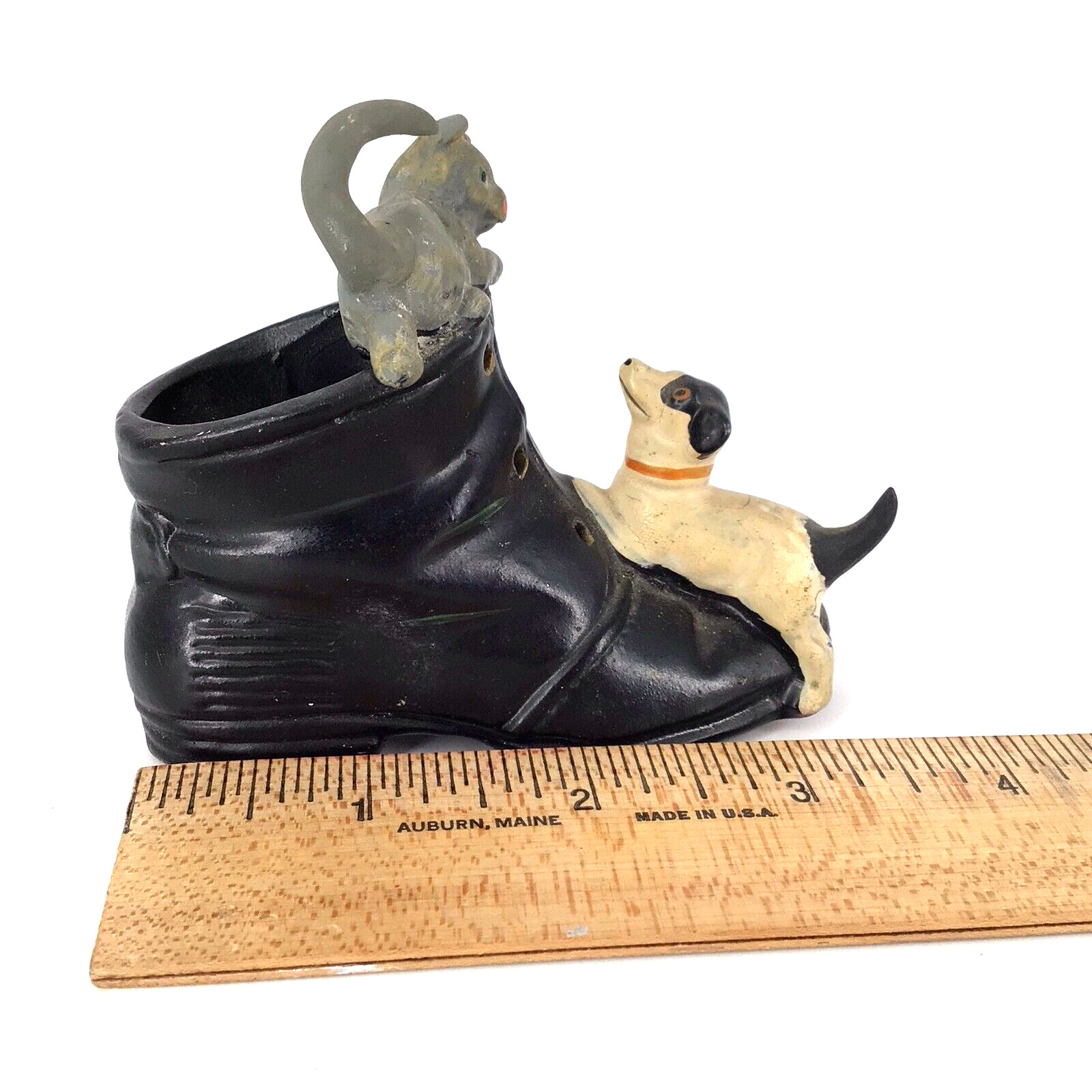 vtg ceramic shoe BOOT w/ Dog and Cat figurine Niagara Falls Canada souvenir