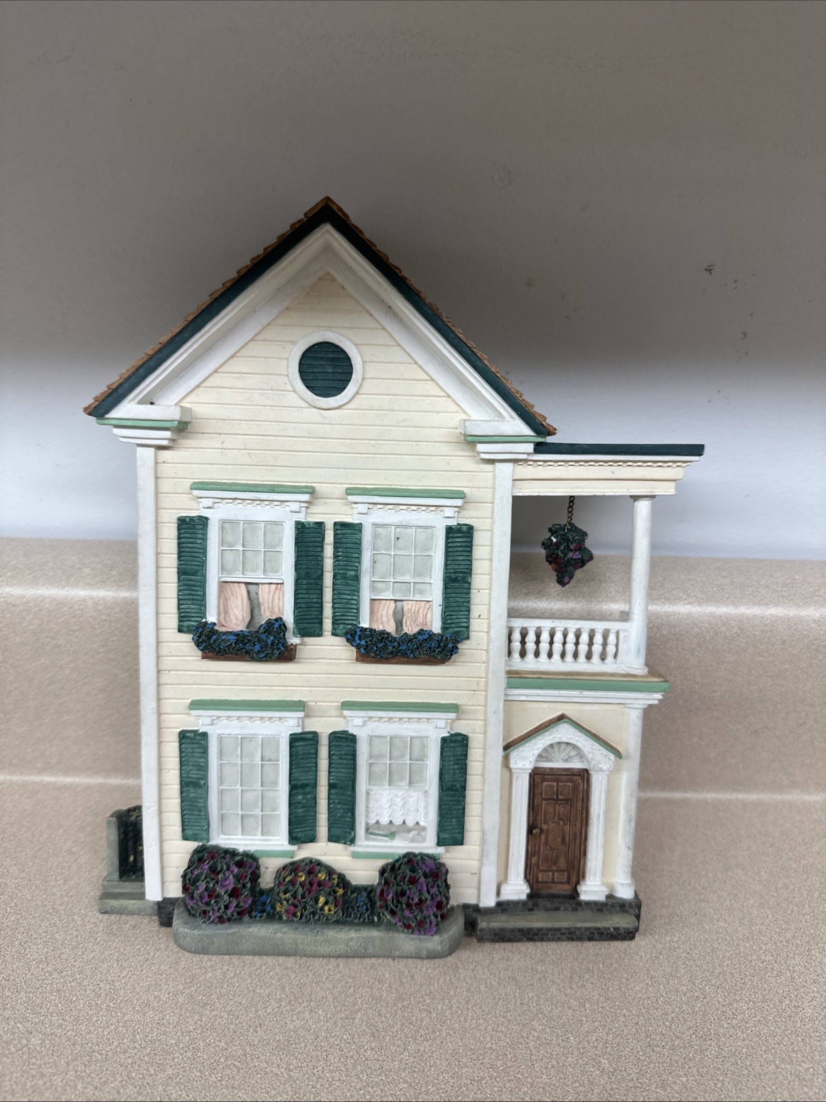 Brian Baker’s Collection Bayview Victorian Living And Seaside Lot Of 4