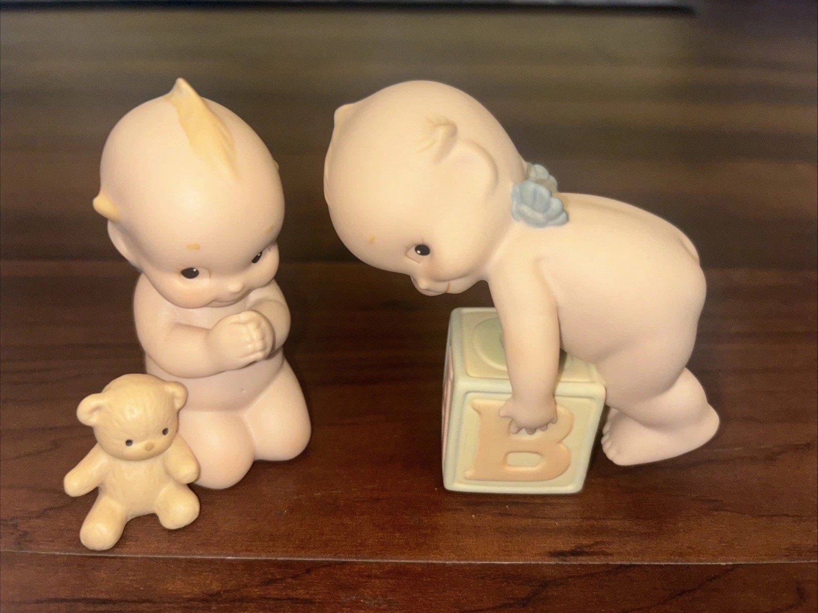 Rose O’Neill Kewpie Praying with Teddy Bear Blocks Figurine 1991 Enesco Nursery