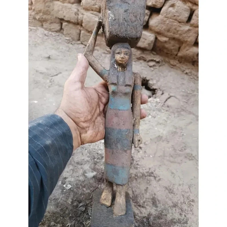 Rare Statue of Offering bearer : Authentic Ancient Egyptian Artifact 2500 BC