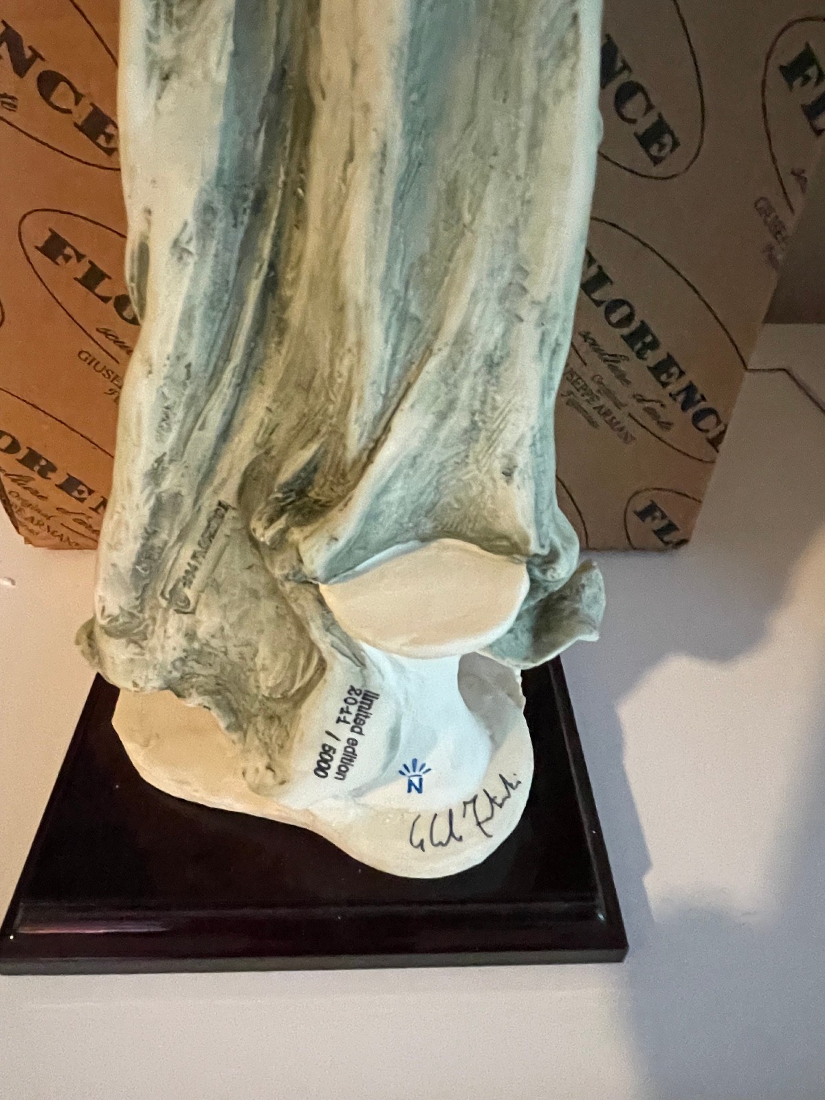 Florence by Giuseppe Armani Alessandra Limited Edition Porcelain Figurine Boxed