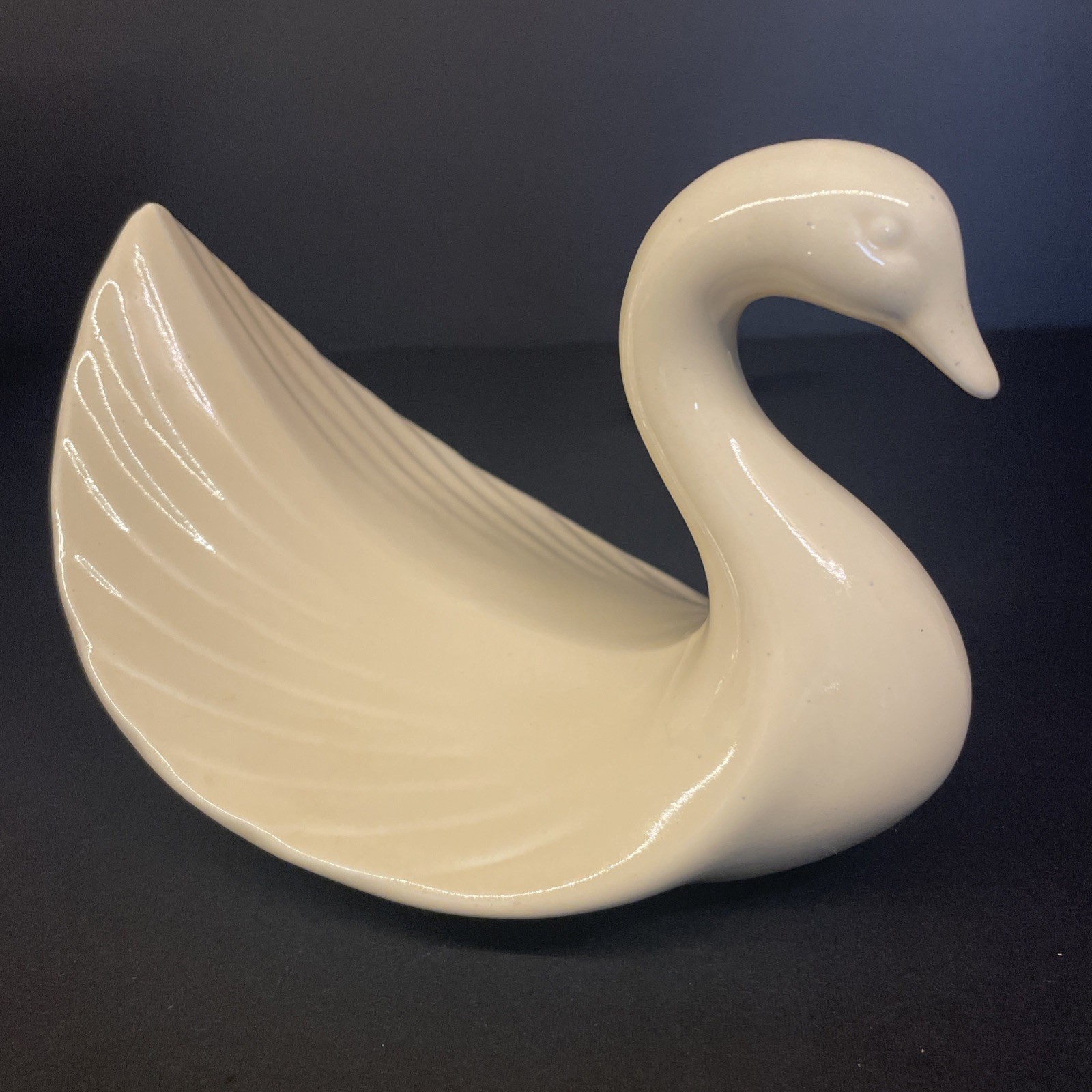 Vintage Ceramic Swan Figural Bathroom Towel Washcloth Holder Retro MCM