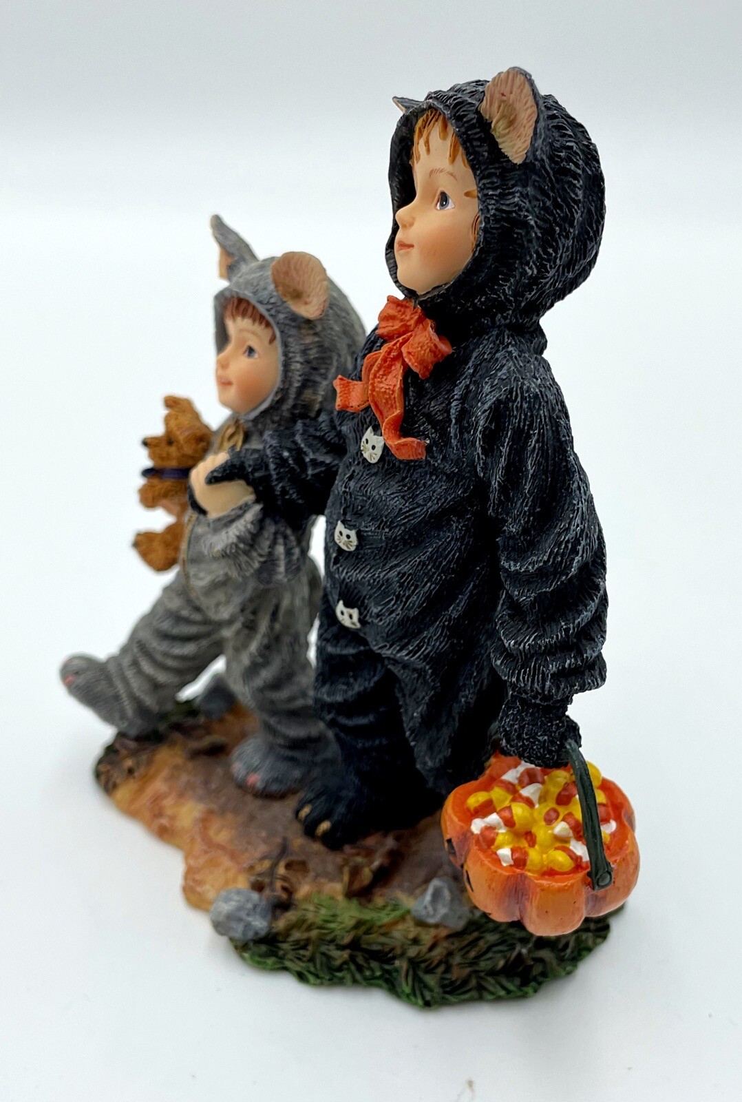 The Boyds Bears #3585 Holiday Series Resin Halloween Cathy & Miranda Edition 1E