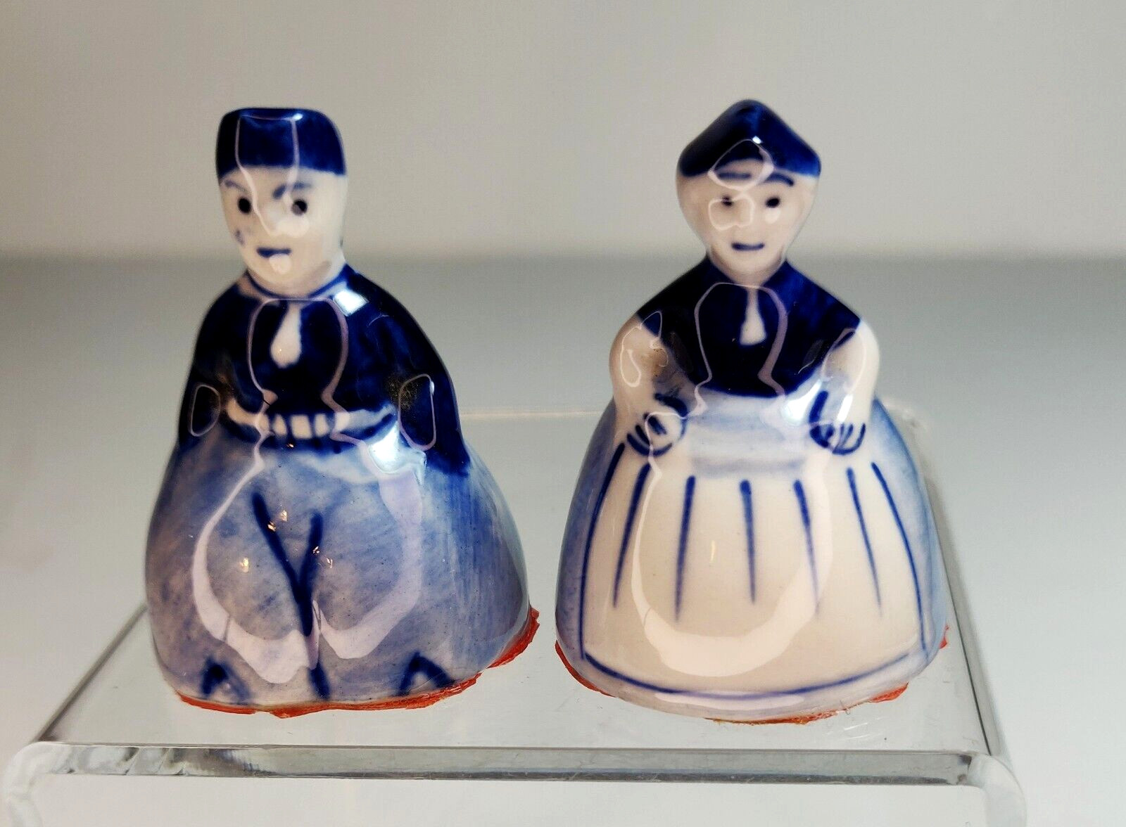 Vintage Miniature Glazed Delft Blue Ceramic Dutch Couple Figurines 1.75 In
