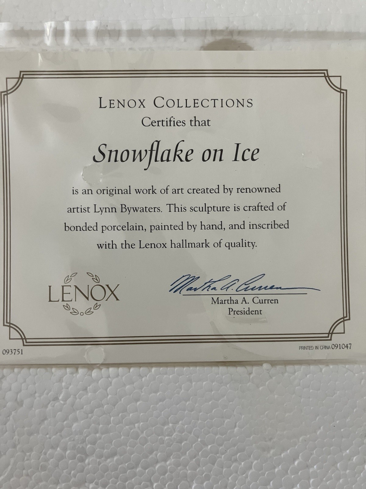 LENOX ” SNOWFLAKE ON ICE ” HAND PAINTED PORCELAIN FIGURINE !