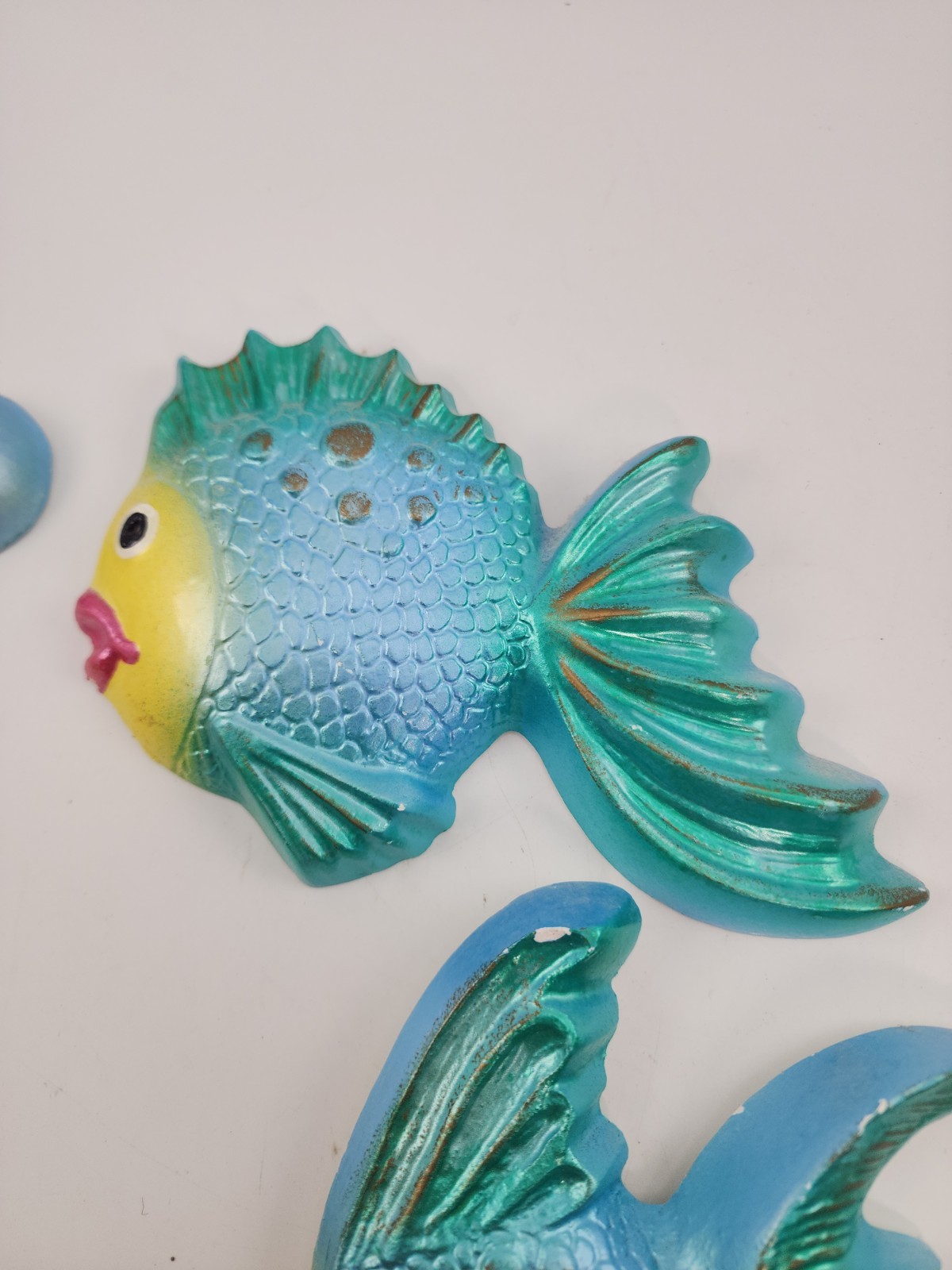 Vintage MCM 3 Fish & 3 Bubbles Chalkware Wall Plaques READ
