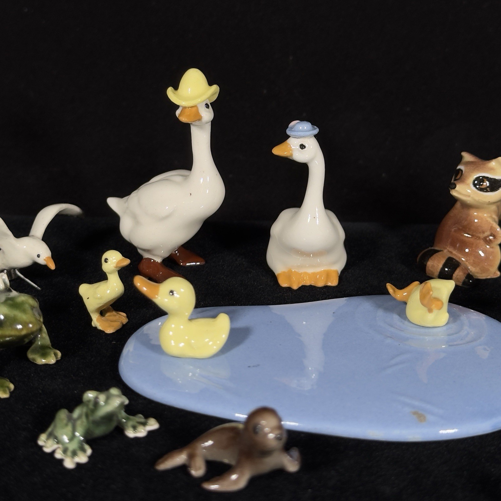Lot Of 28 Vintage Hagen-Renaker Miniature Figurines Mixed Animals Pond Scene HR