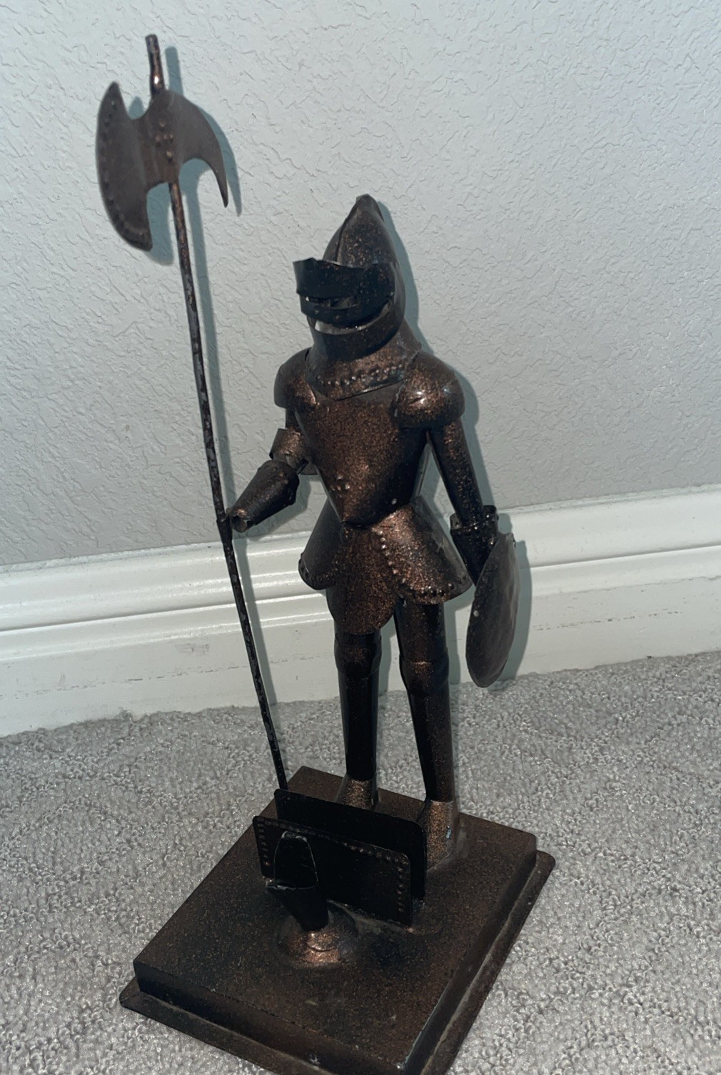 Vtg 1960s Mexico Tin Metal Medieval Knight in Armor Sculpture Pen/Card Holder