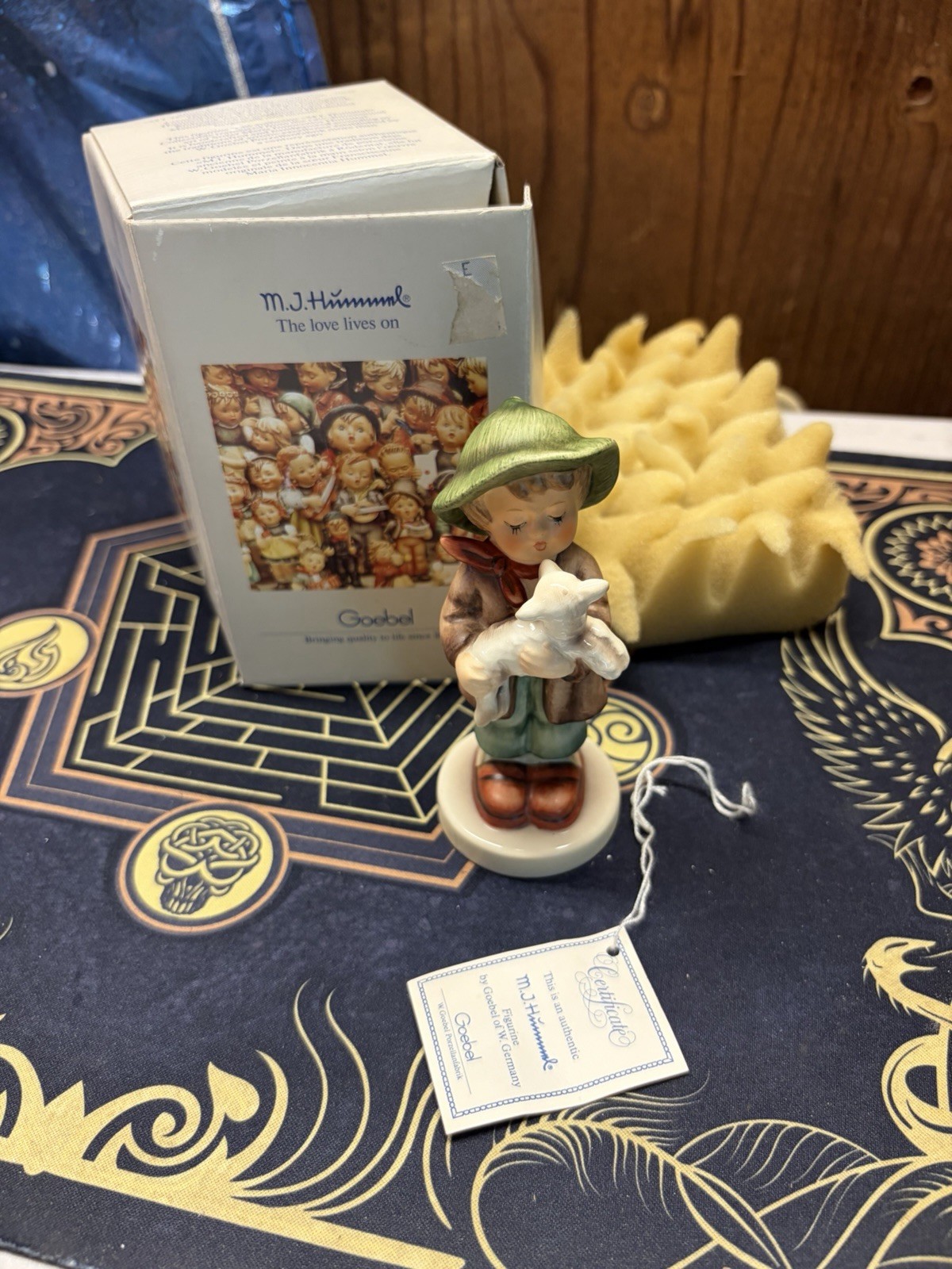 Goebel M.I. Hummel “The Lost Sheep” 68 TMK 5 5.5 inch tall Figurine W/ Box