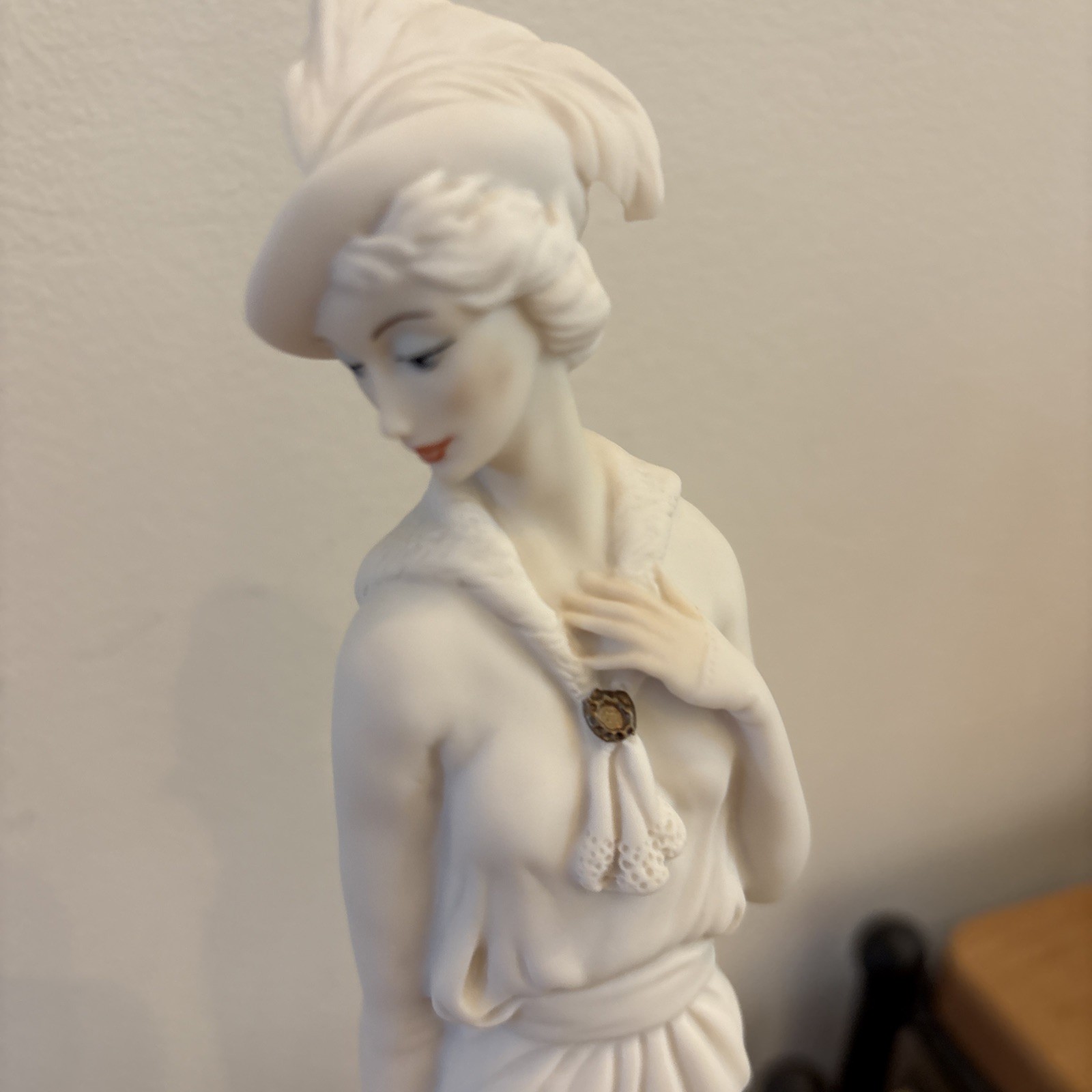 Giuseppe G Armani Flapper Statue Figurine Lady With Handbag 1987 Italy 10.75”H