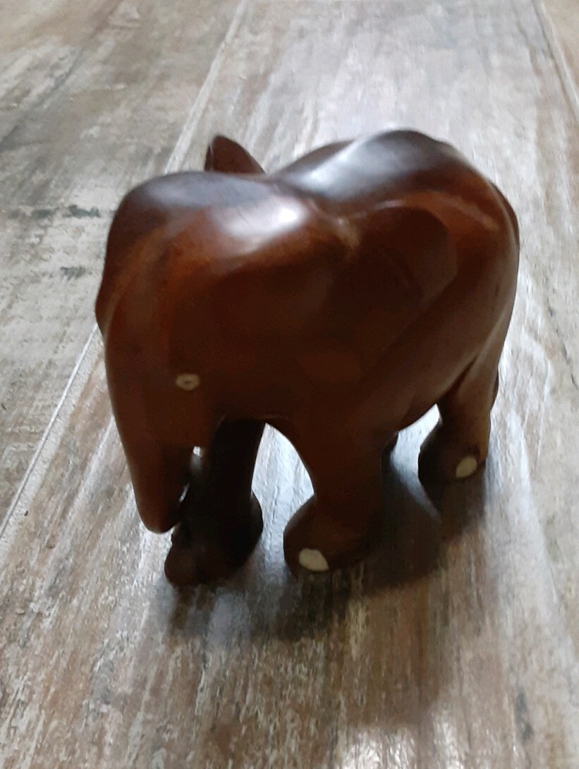 VTG Hand Carved Solid Wood Two Color Tone Wood ELEPHANT Figure Statue 5″ Long