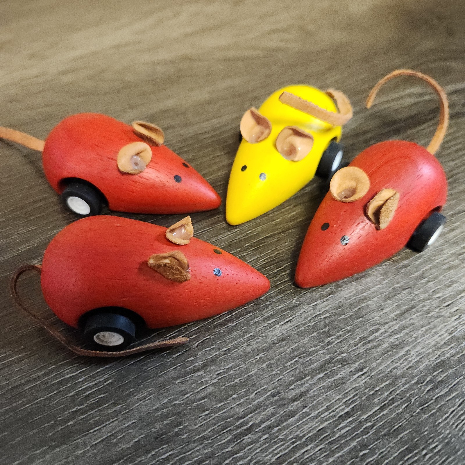 VTG Wood Carved Mice W/ Leather Tails & Ears Figurine Friction Toys Cars *Video
