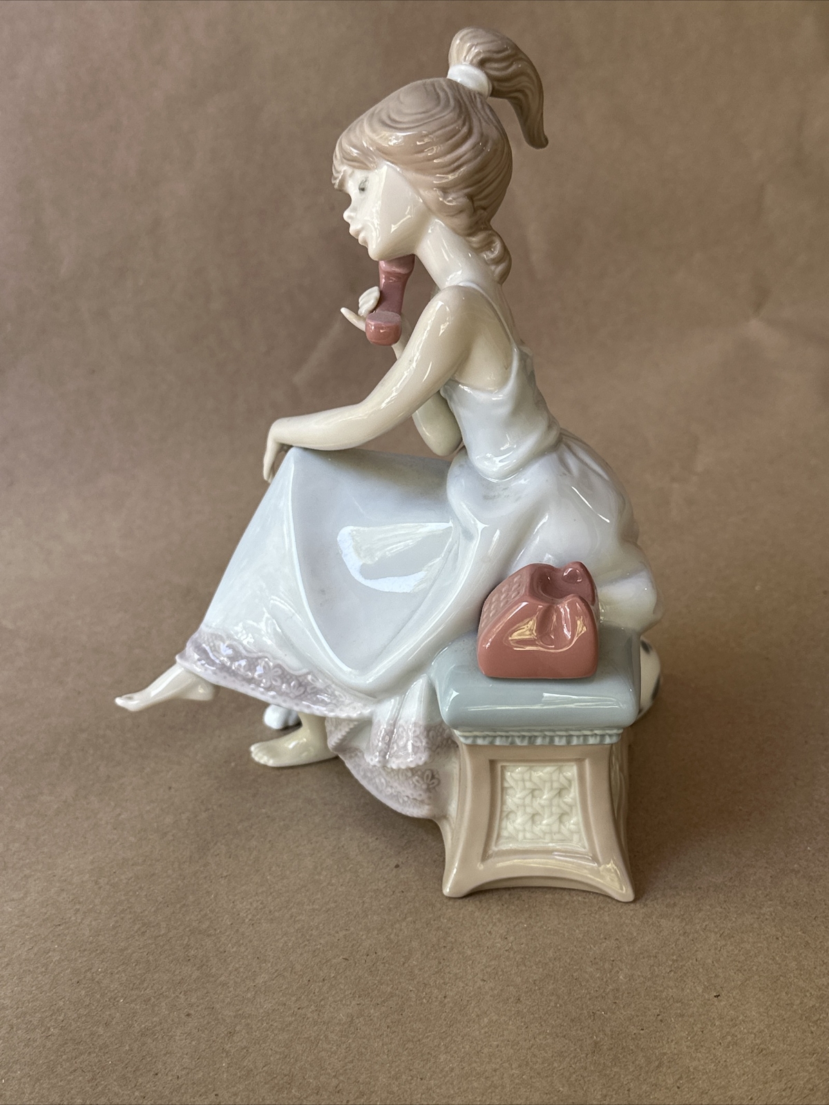 Lladro 05466 Chit Chat Girl On Phone With Dalmatian Dog, Artist Signed,Mint,￼Box