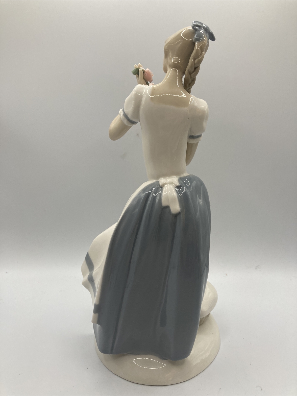 Franklin Mint CECILIA THE CARNATION MAIDEN Lladro Artist Fulgencio Garcia Spain