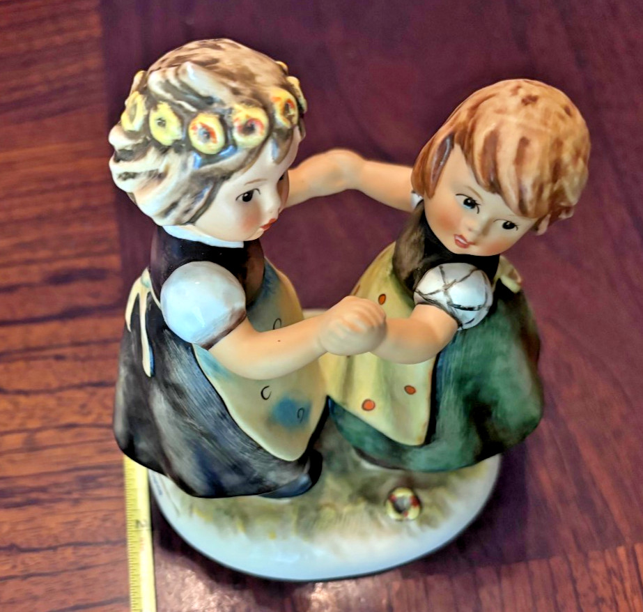 Vintage Goebel Hummel Figurine SPRING DANCE 353/0 TMK5 West Germany 5.75″ LNGC