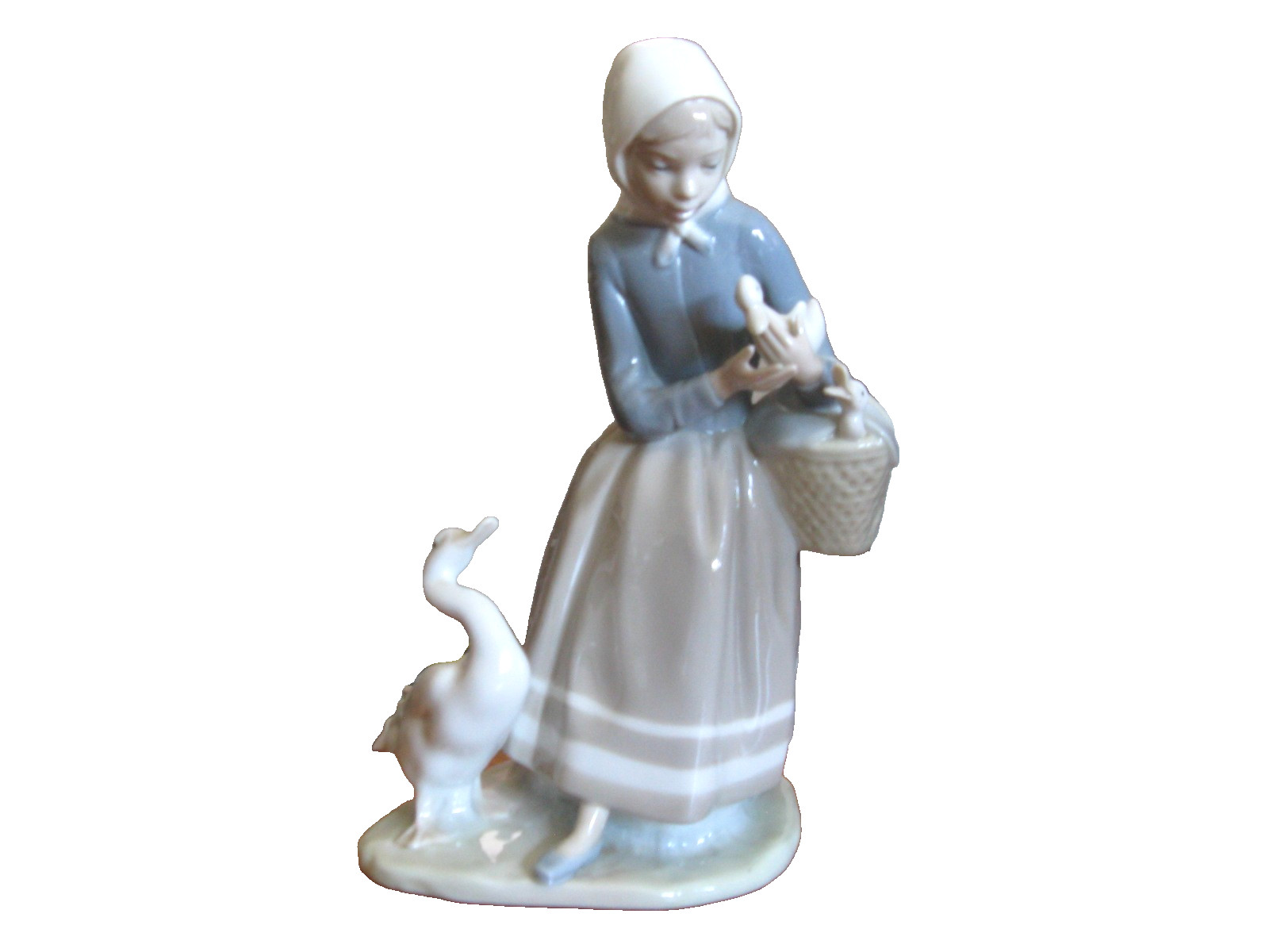 Lladro SHEPHERDESS W DUCKS #4568 Porcelain Figurine by Fulgencio Garcia