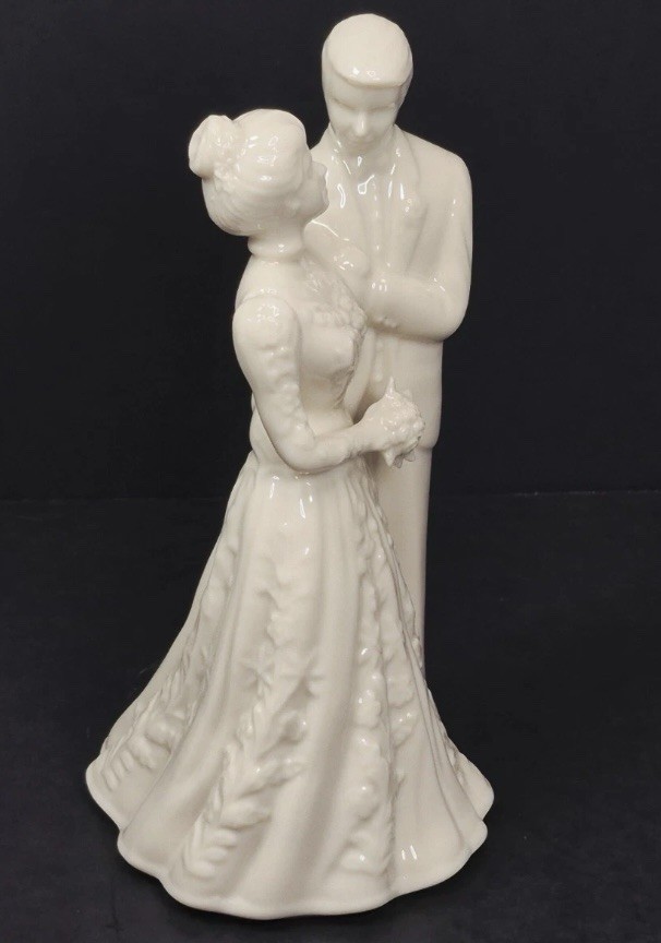 Vintage Lenox Wedding Promises Collection 7″ Bride & Groom Figurine Cake Topper