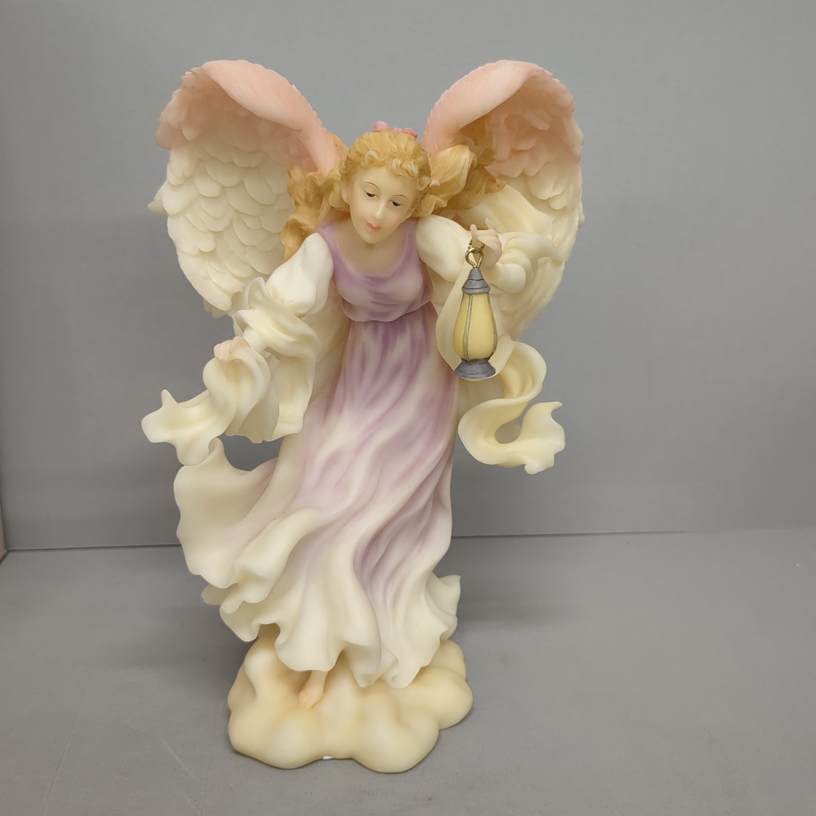 Seraphim Classics Nativity Angel “Bethany” Lighting The Way Roman #81653 w/Box
