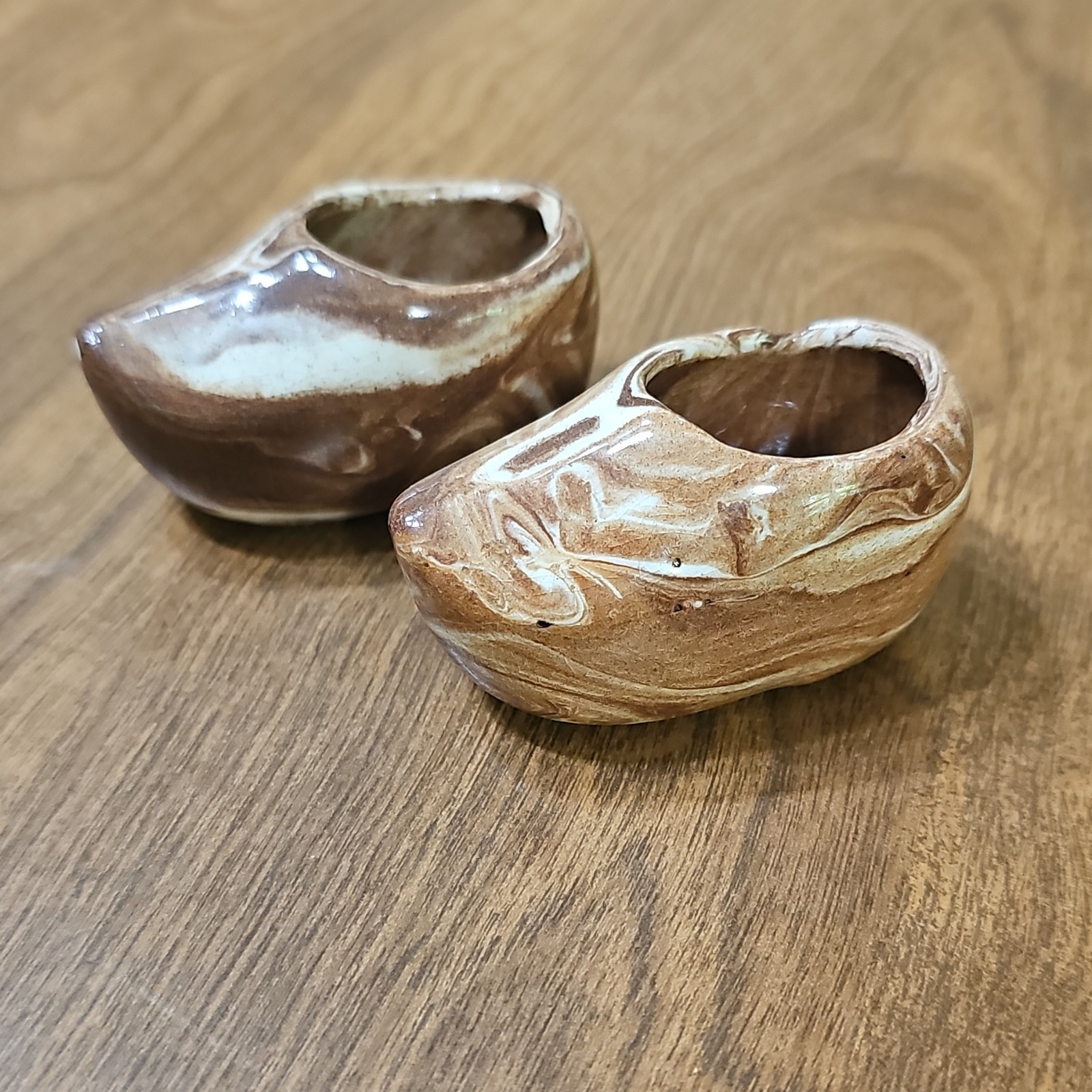 Marbled Brown Cream Glazed Ceramic Shoe Figurines Pair Small 2 in Glossy