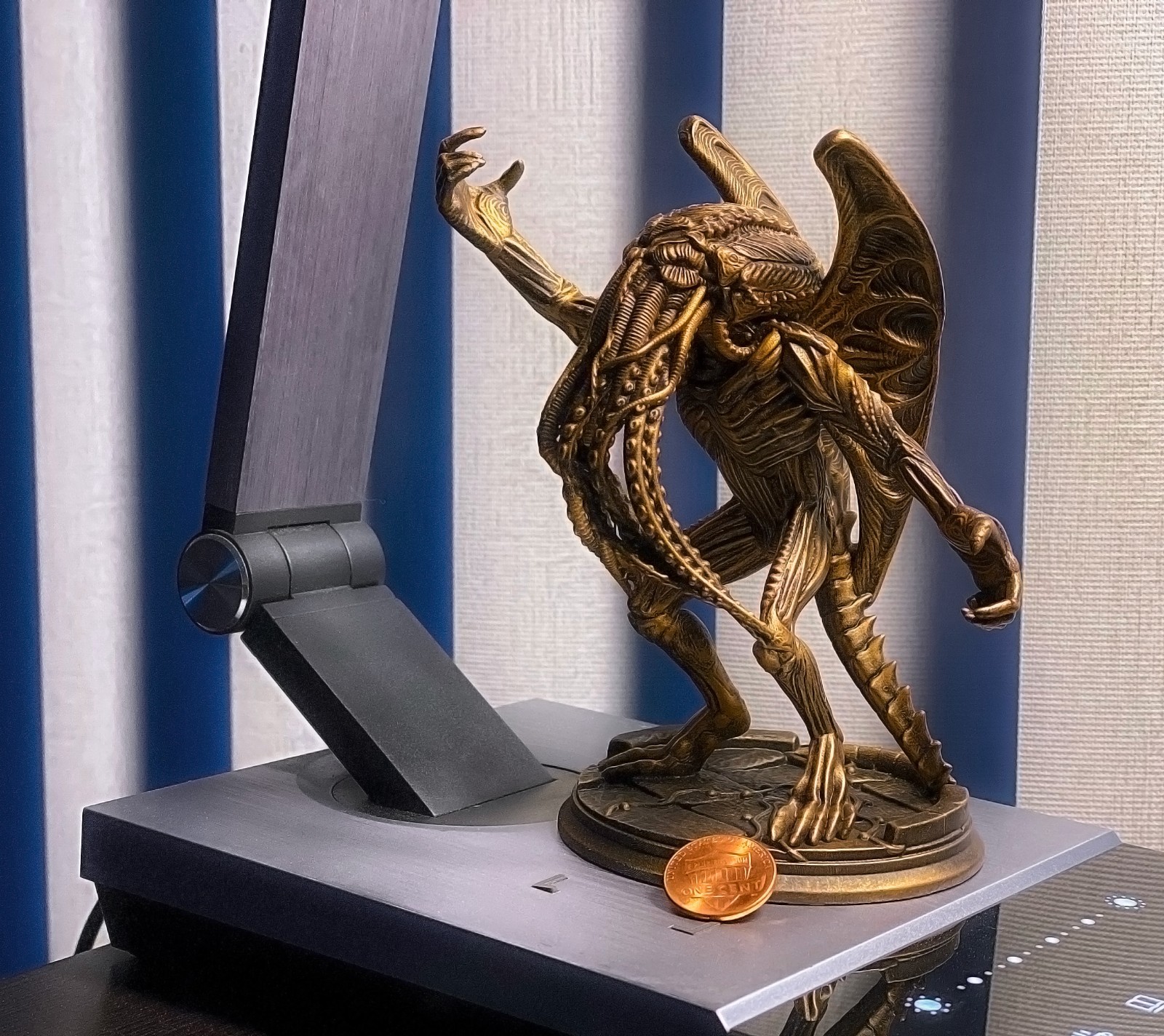 Cthulhu Statue. The Great Old One – Gigantic Alien Monster by H.P. Lovecraft