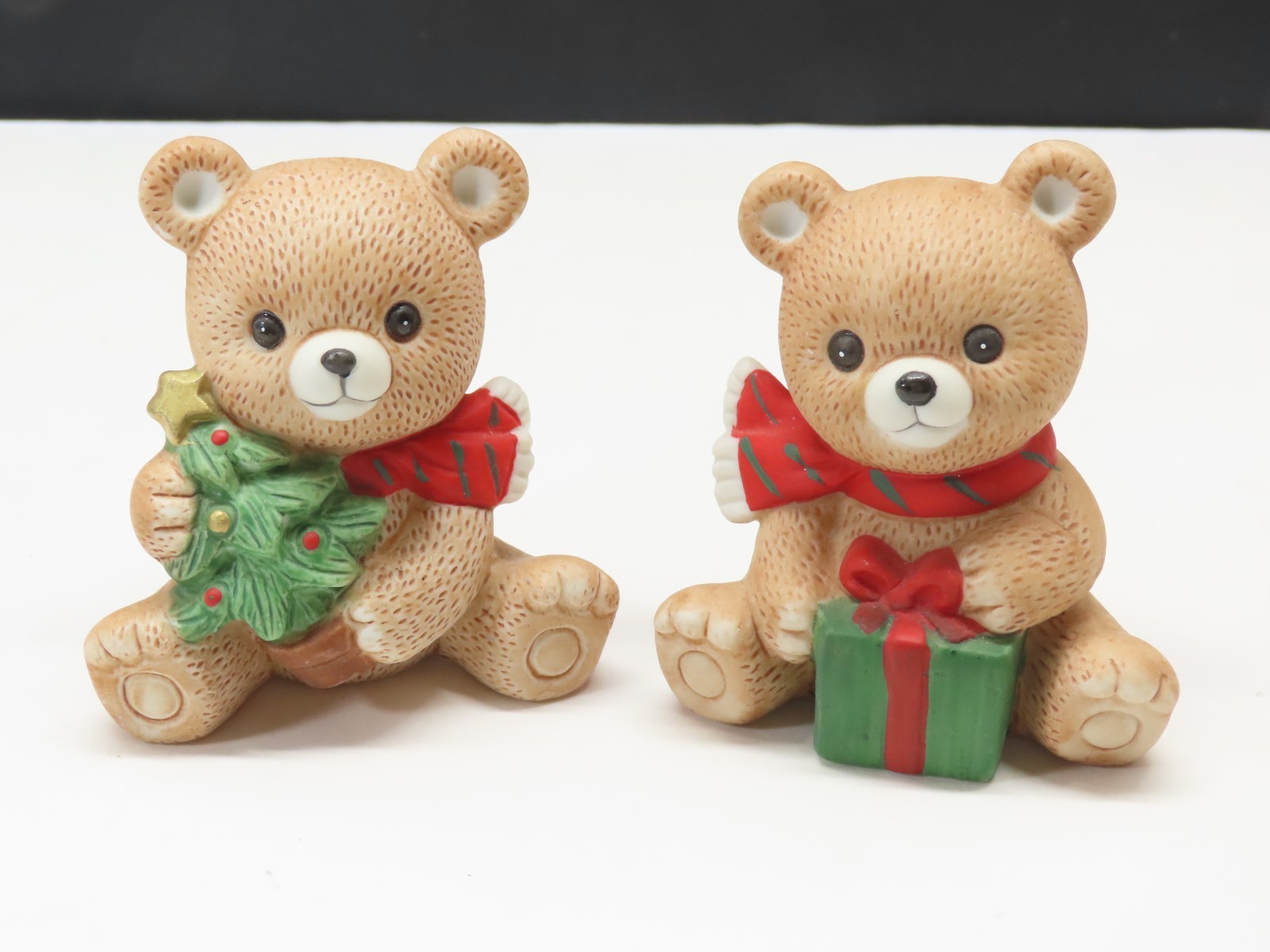 Vintage Homco Christmas Bear Figurines Ceramic Sri Lanka 2.5″ H 2ct Lot D3768