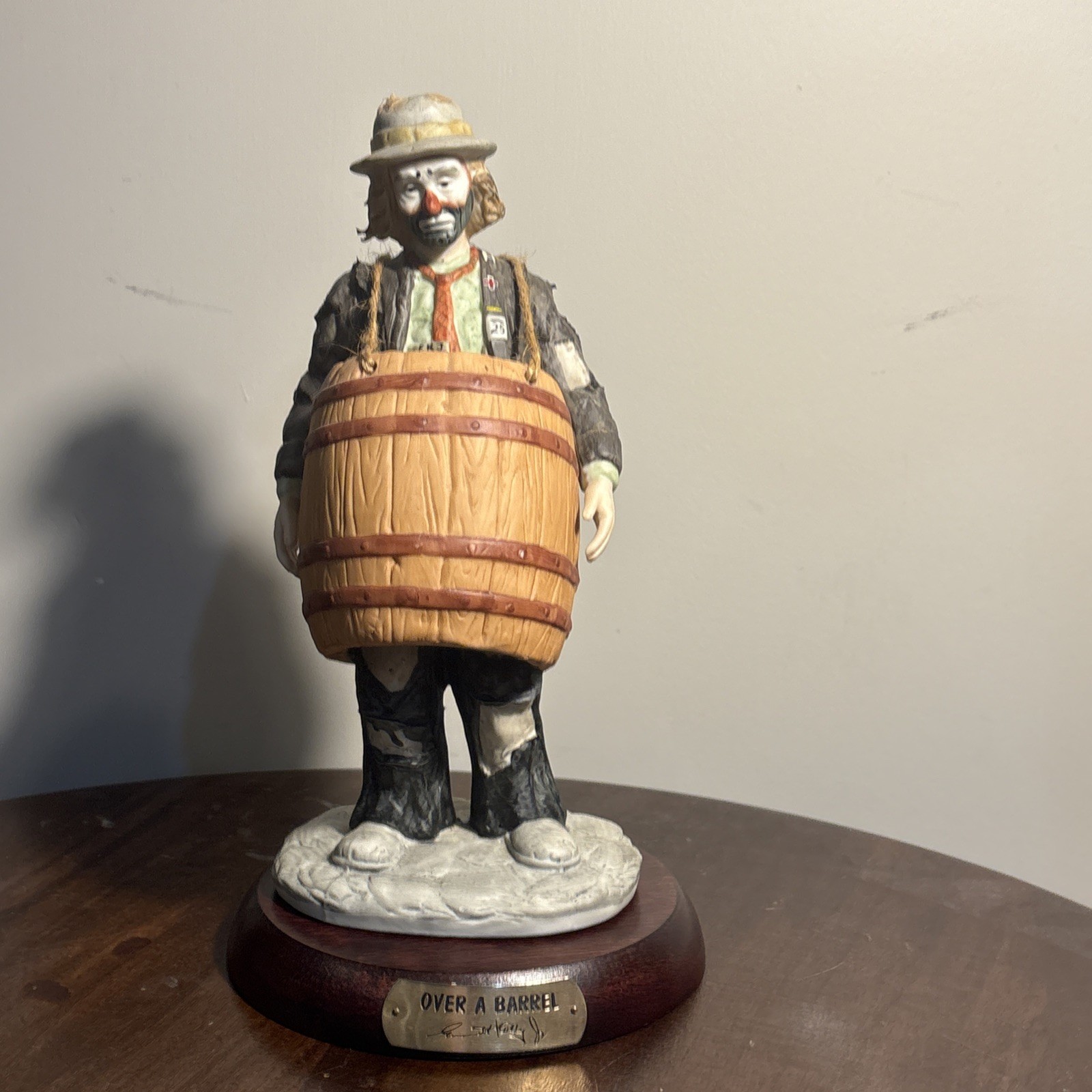 Emmett Kelly Jr 10” Flambro Limited Figurine “Over A Barrel” # 8563 SIGNED