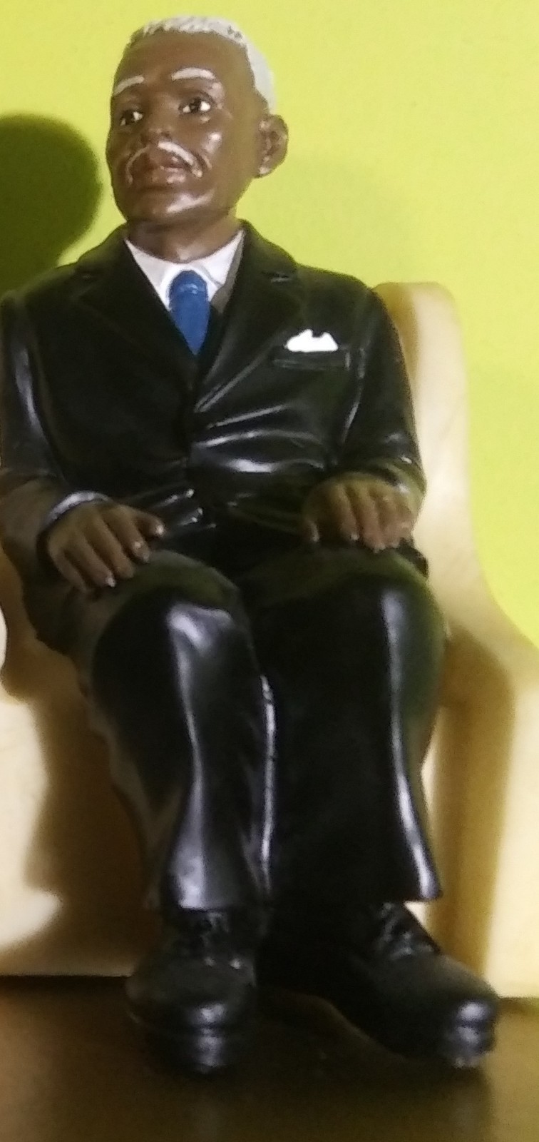 Ebony Treasures Church Pews Figurine PASS THE COLLECTION PLATE Positive Image