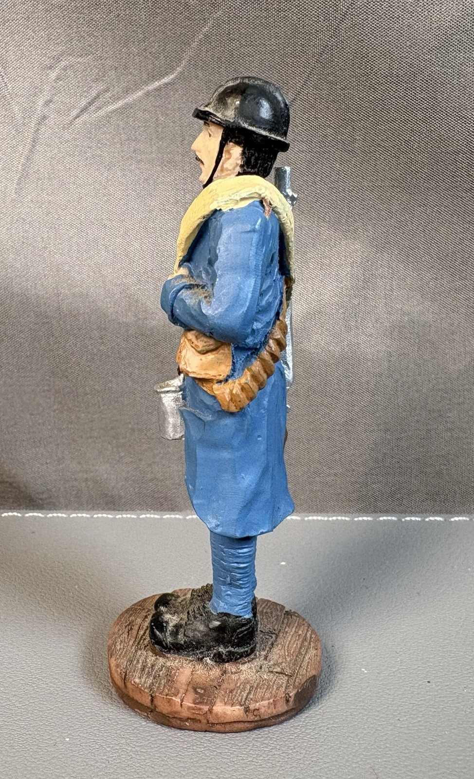 Vintage WWI French Poilu Soldier Figurine