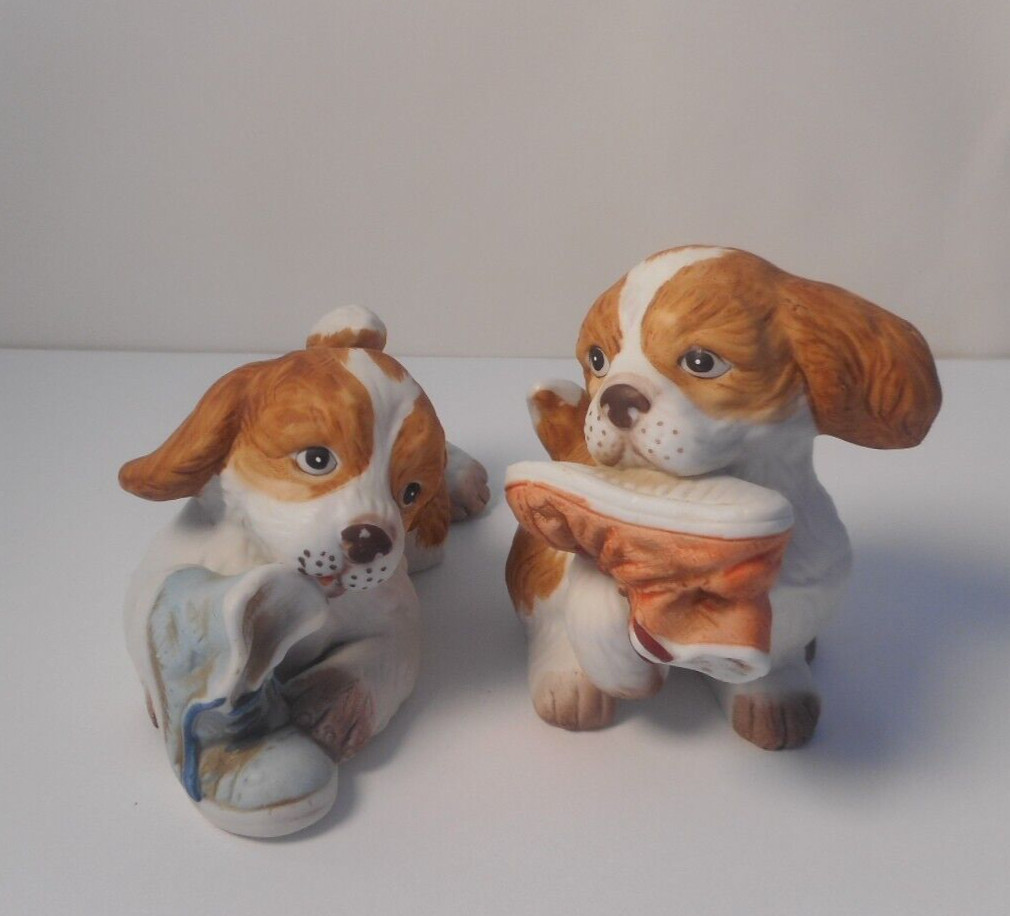 Two Vintage HOMCO Porcelain Cocker Spaniel Puppies w/ Shoes Figurine #1405