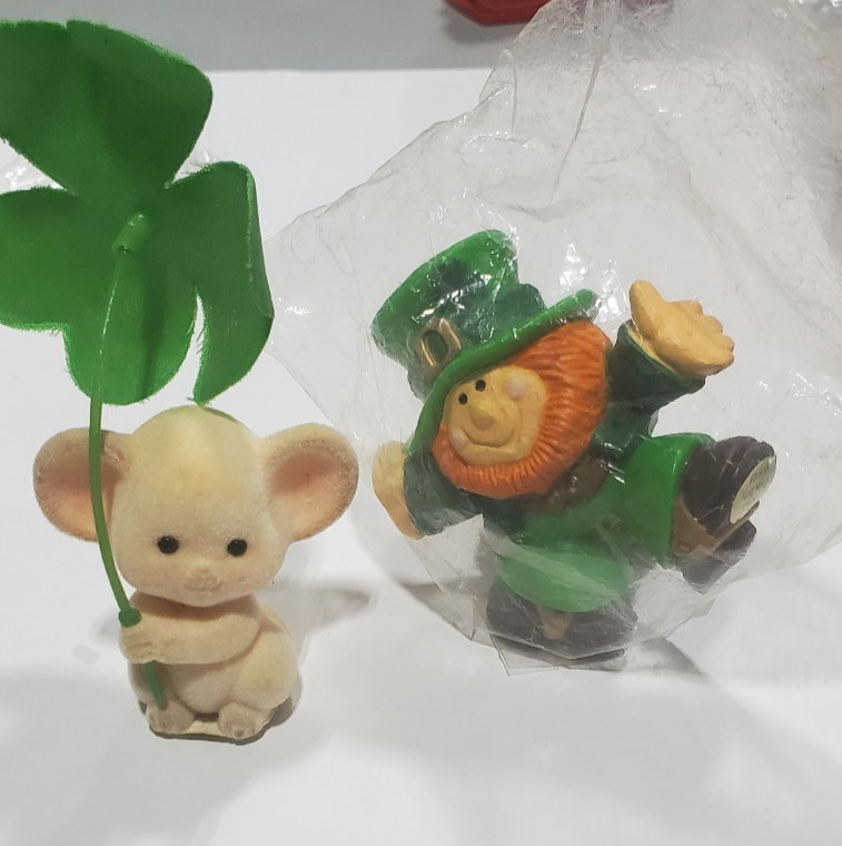 Hallmark St Patrick’s Merry Miniature Leprechaun & Flocked Mouse w Shamrock