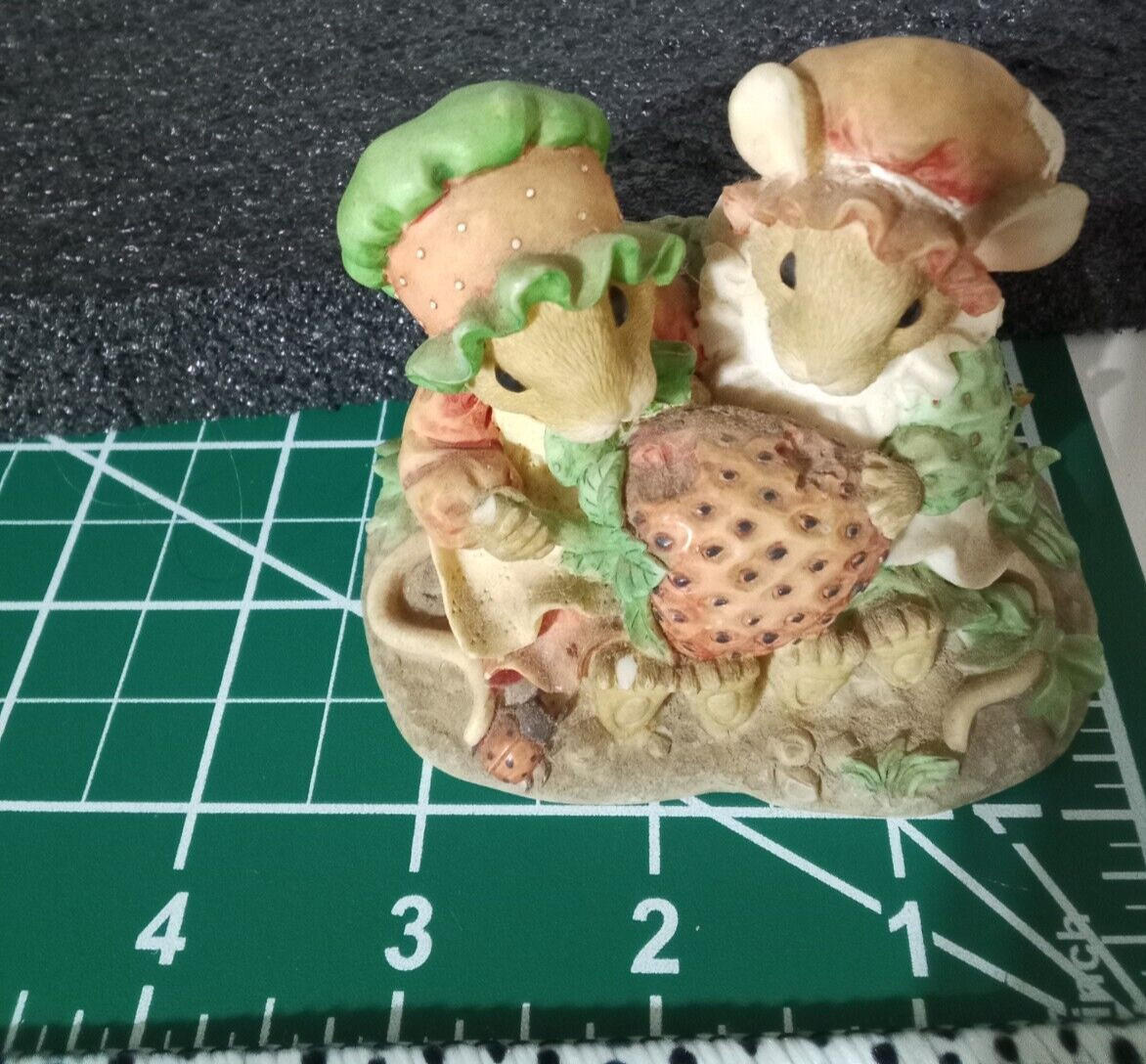 Vtg 90’s Strawberry Shortcake Priscillas Mouse Tales 1997 Enesco 1 has chip toe