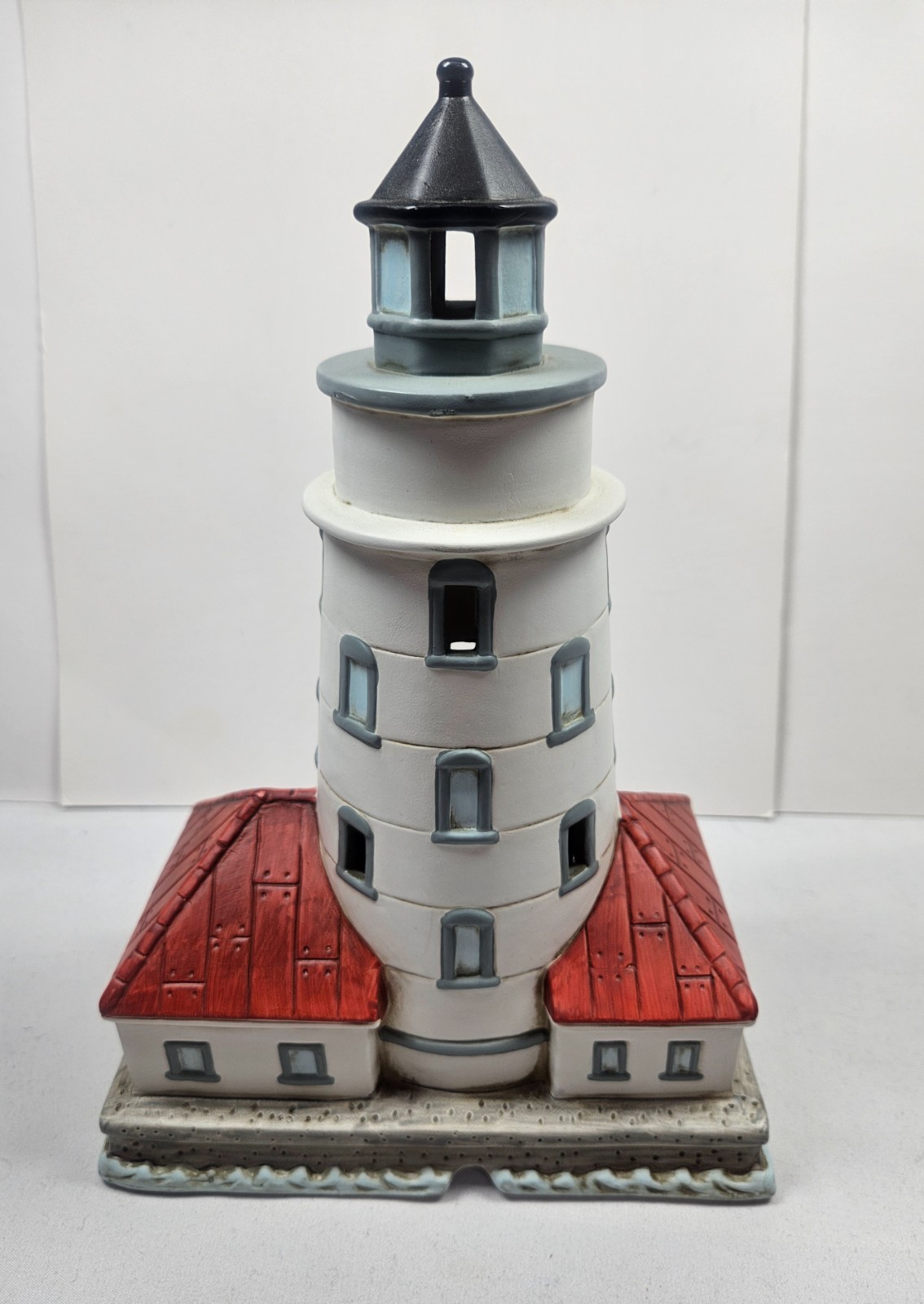 1993 Chicago Harbor Lighthouse Illuminated 10″ Ceramic Figurine by Lefton