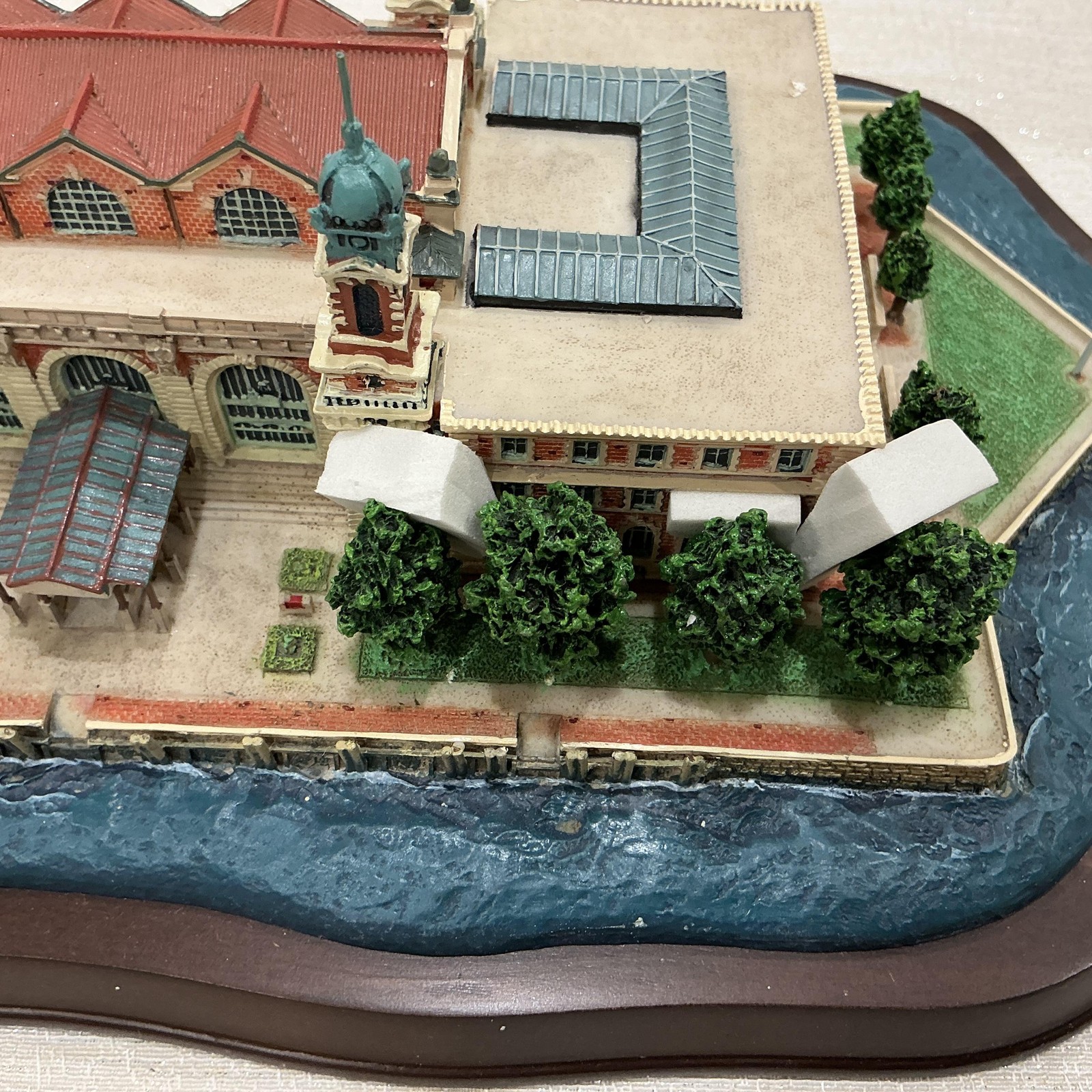Danbury Mint Ellis Island New York NY Large Figurine Resin Wood Base Multicolor