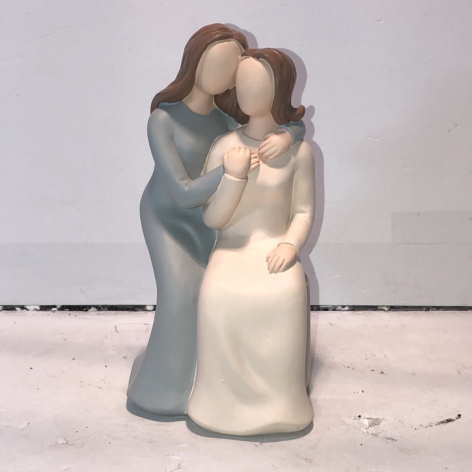 Sentimental Mother Daughter Figurine – I Love You Mom Gift For Elderly
