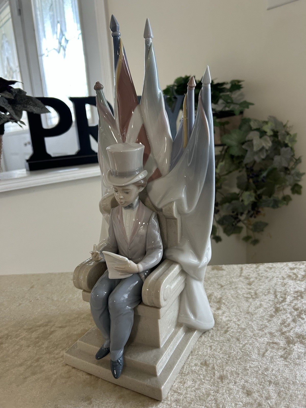 Lladro For A Better World #6186 Mint Condition Fast Shipping!!!