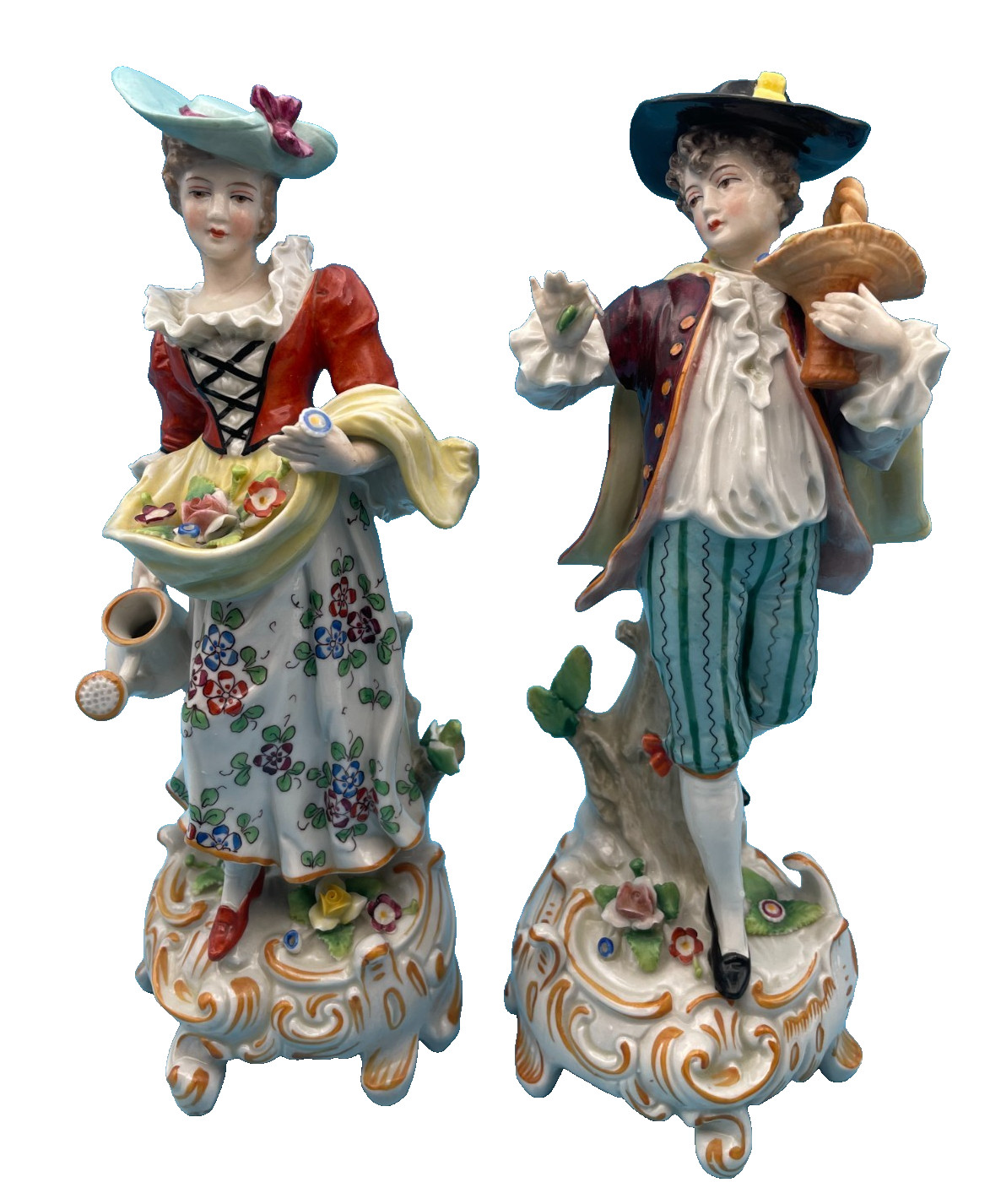 Beautiful Sitzendorf Couple Man w/Flowers In a Basket & In Woman’s Apron