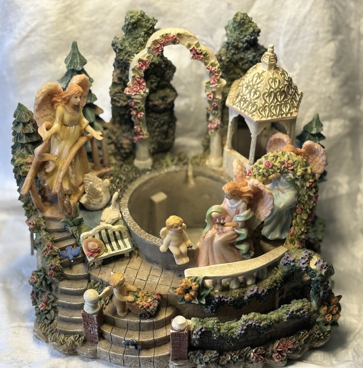 MusicBox Animated Angel Sculpture “Oh what A Beautiful Morning” Classic Treasure