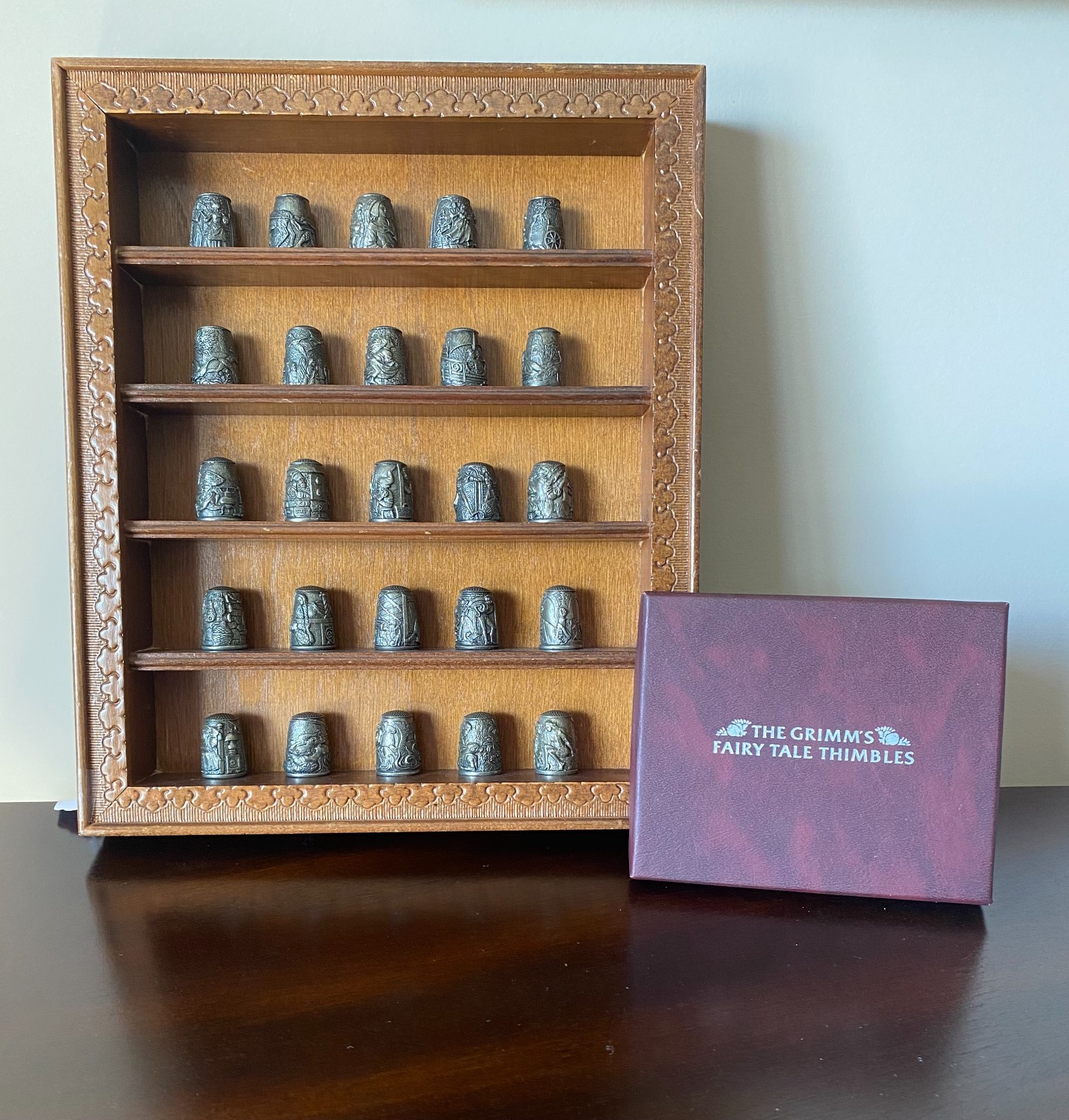 Franklin Mint The Grimm’s Fairy Tales Pewter Thimbles Set Of 25 with Display